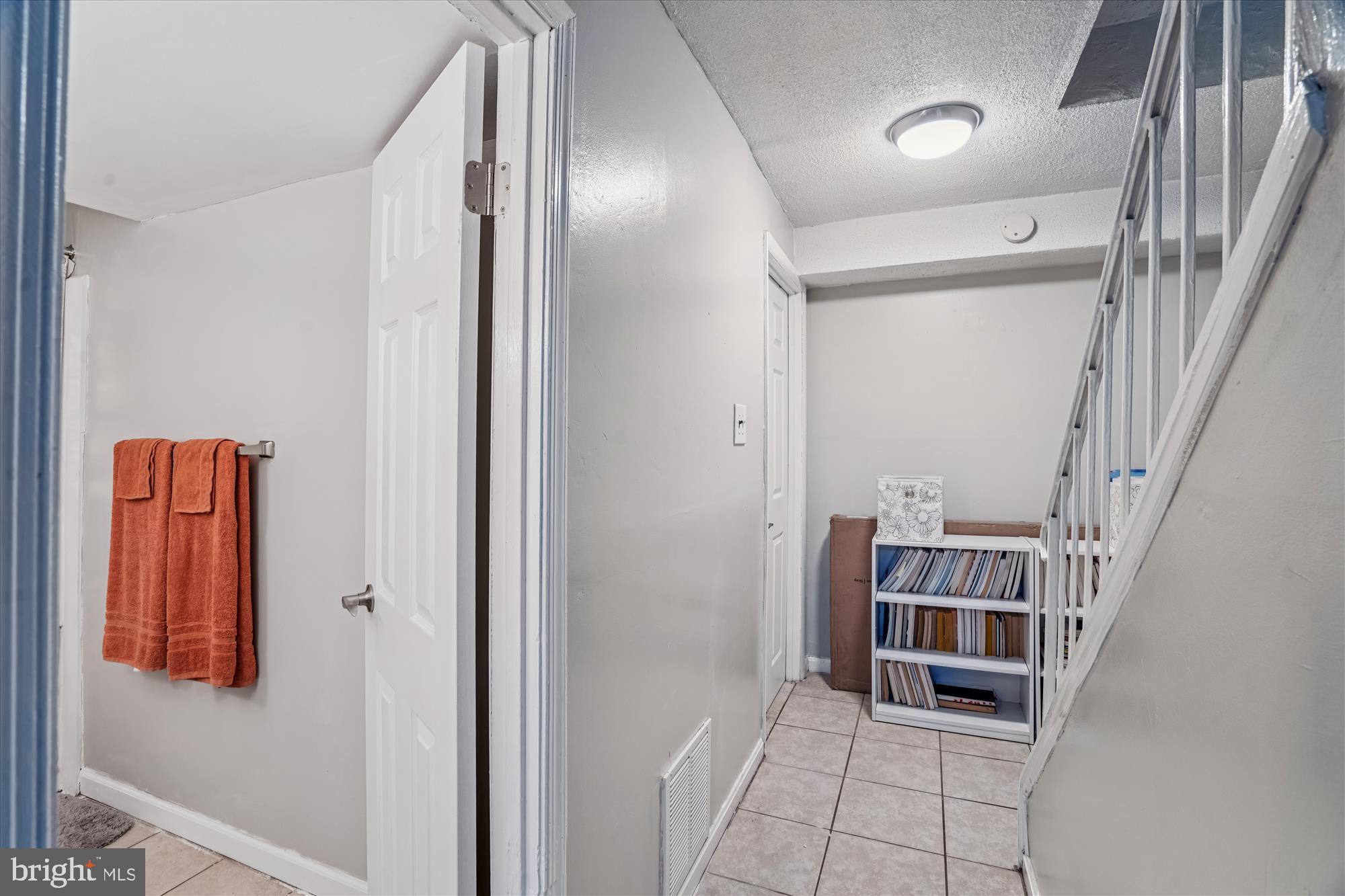 WEST LANHAM HILLS - Residential