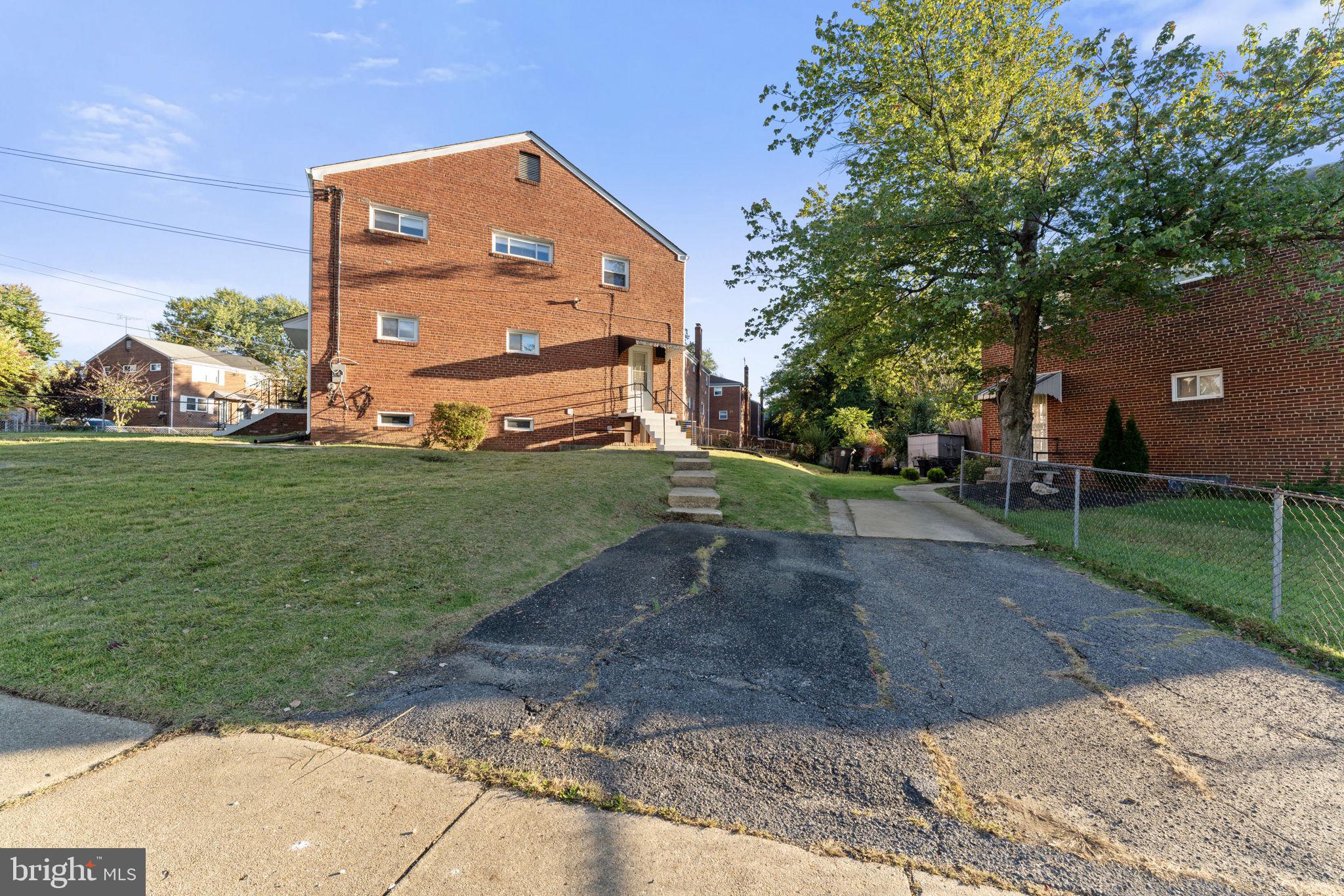 TEMPLE HILLS - Residential