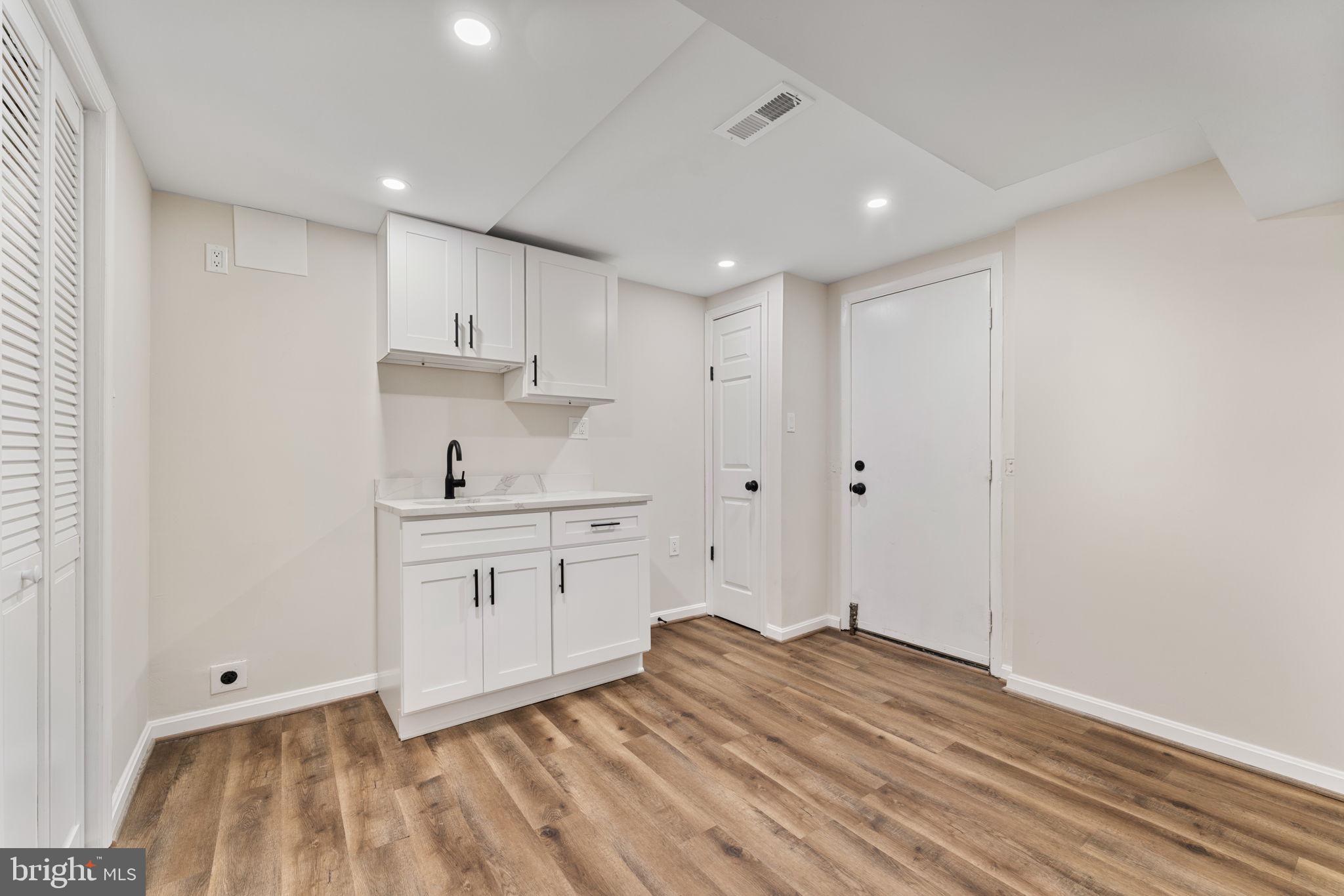 TEMPLE HILLS - Residential