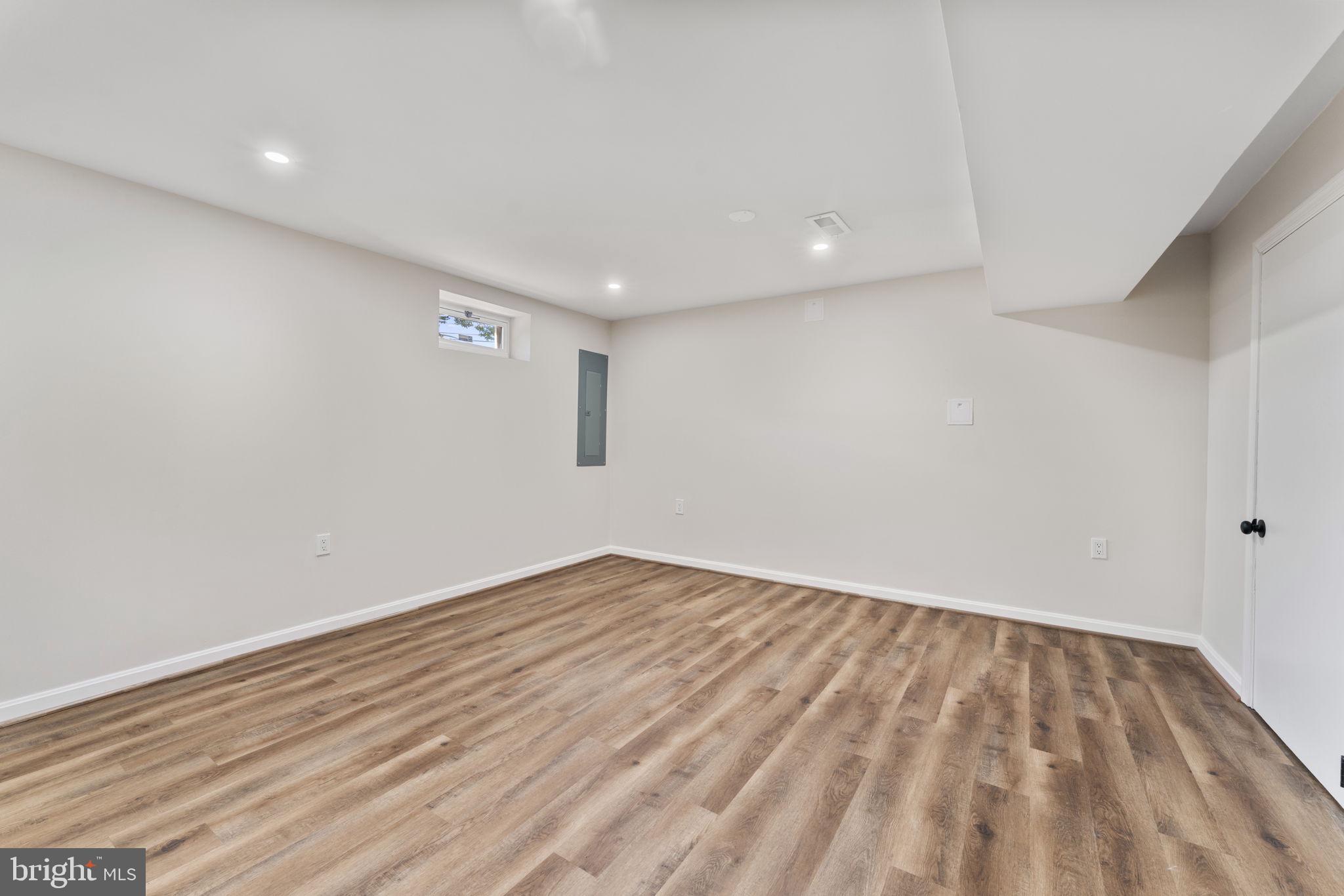 TEMPLE HILLS - Residential