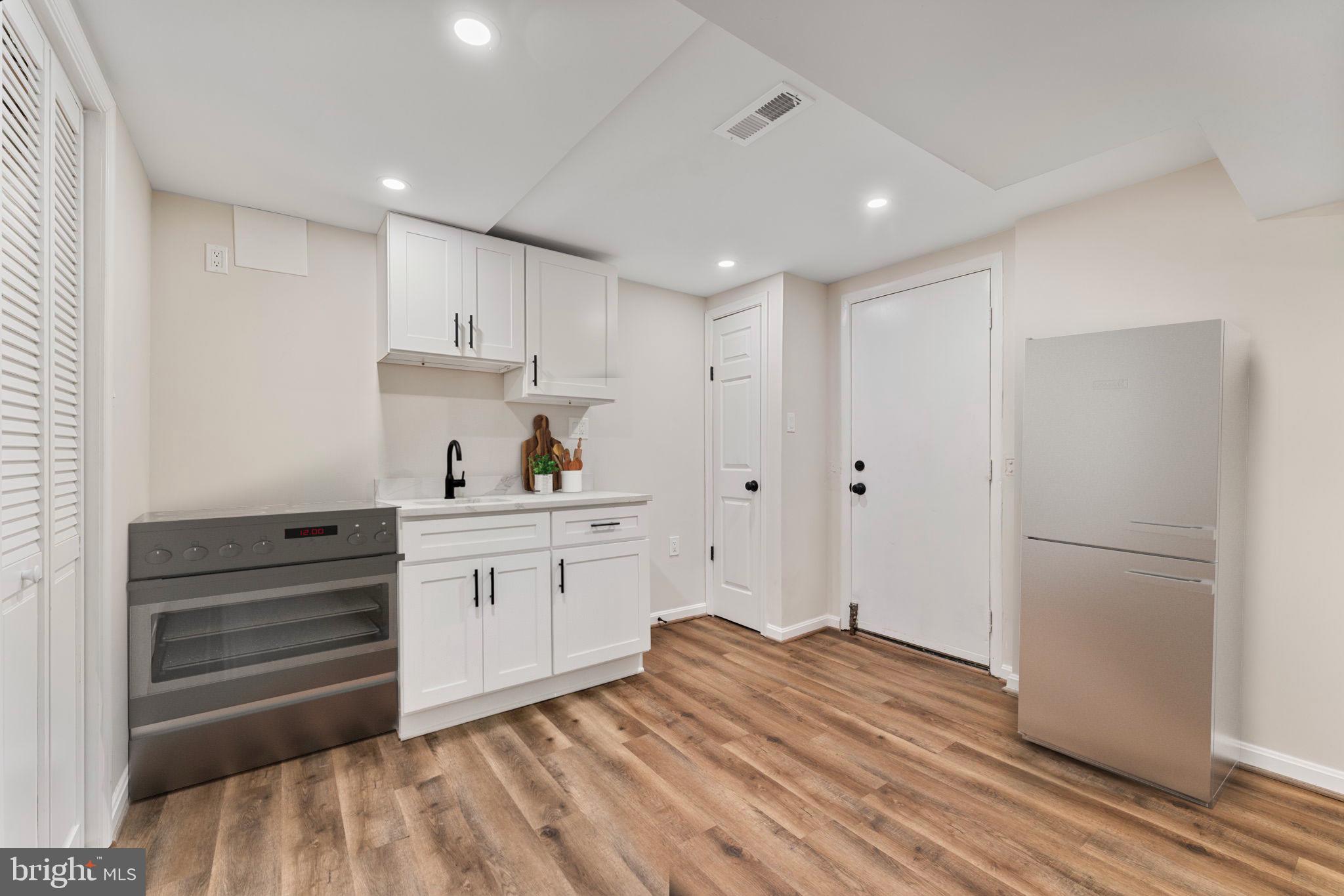 TEMPLE HILLS - Residential