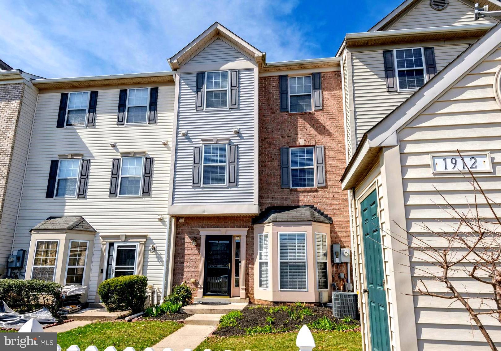 SEVEN OAKS - Residential Lease