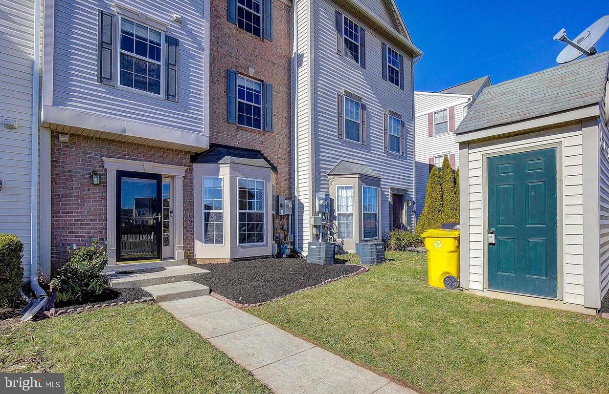 SEVEN OAKS - Residential Lease