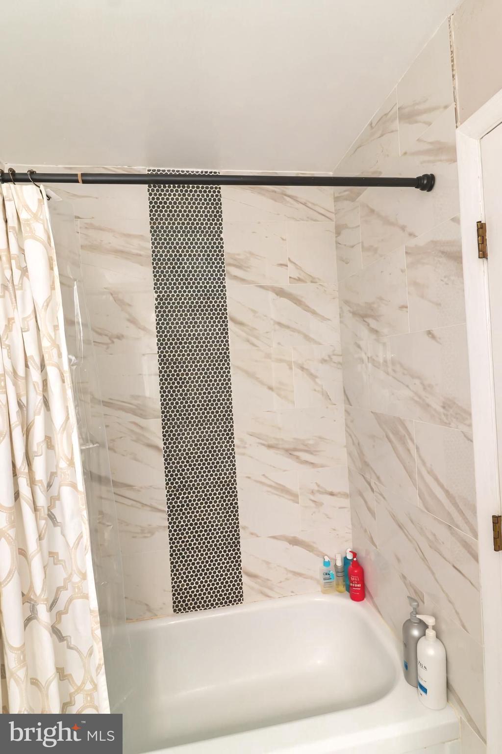 LIMESTONE ACRES - Residential