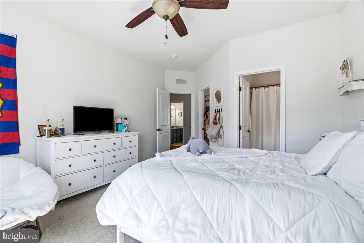 ASPEN LAKE LINGANORE - Residential