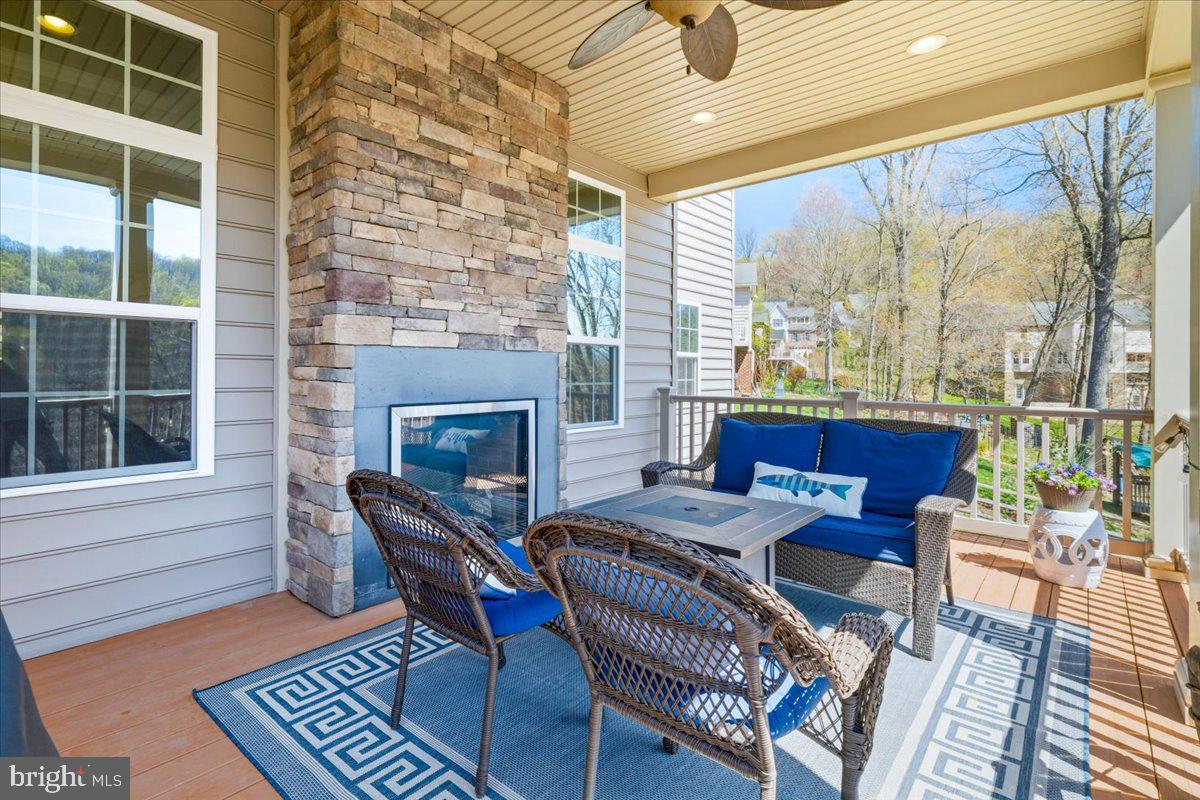 ASPEN LAKE LINGANORE - Residential