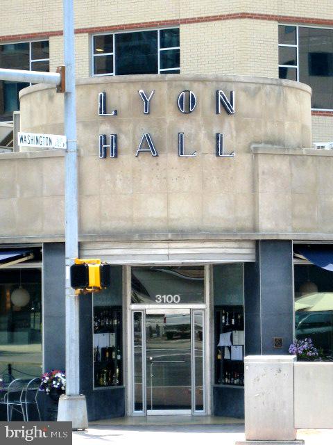 LYON VILLAGE - Residential