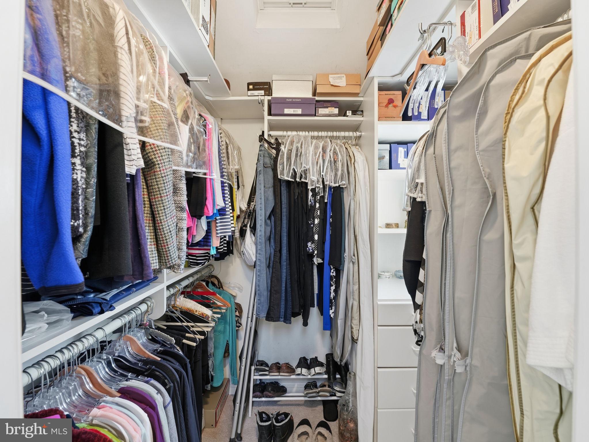 LYON VILLAGE - Residential