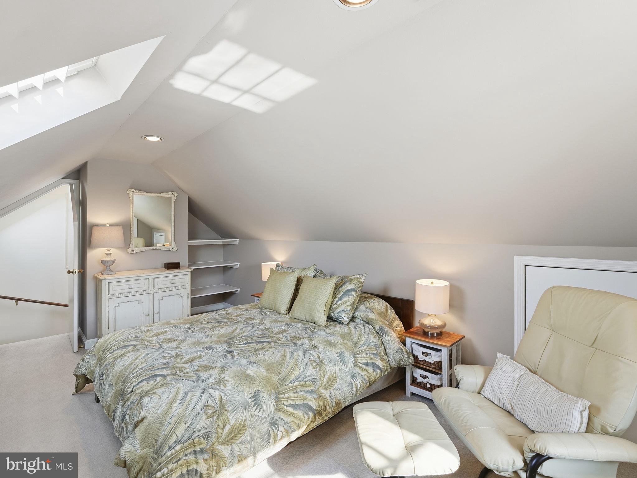 LYON VILLAGE - Residential