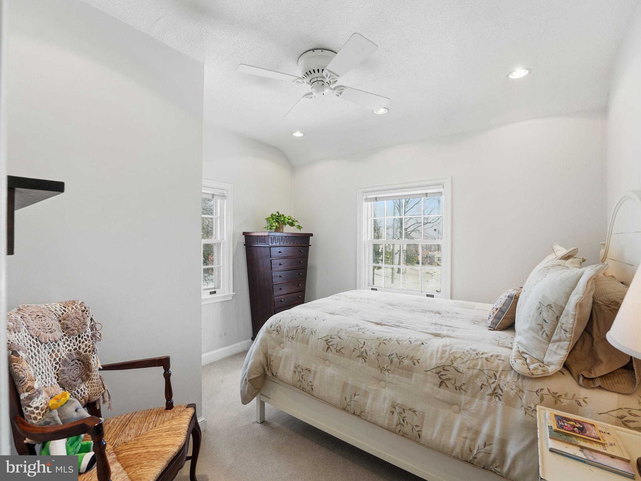 LYON VILLAGE - Residential