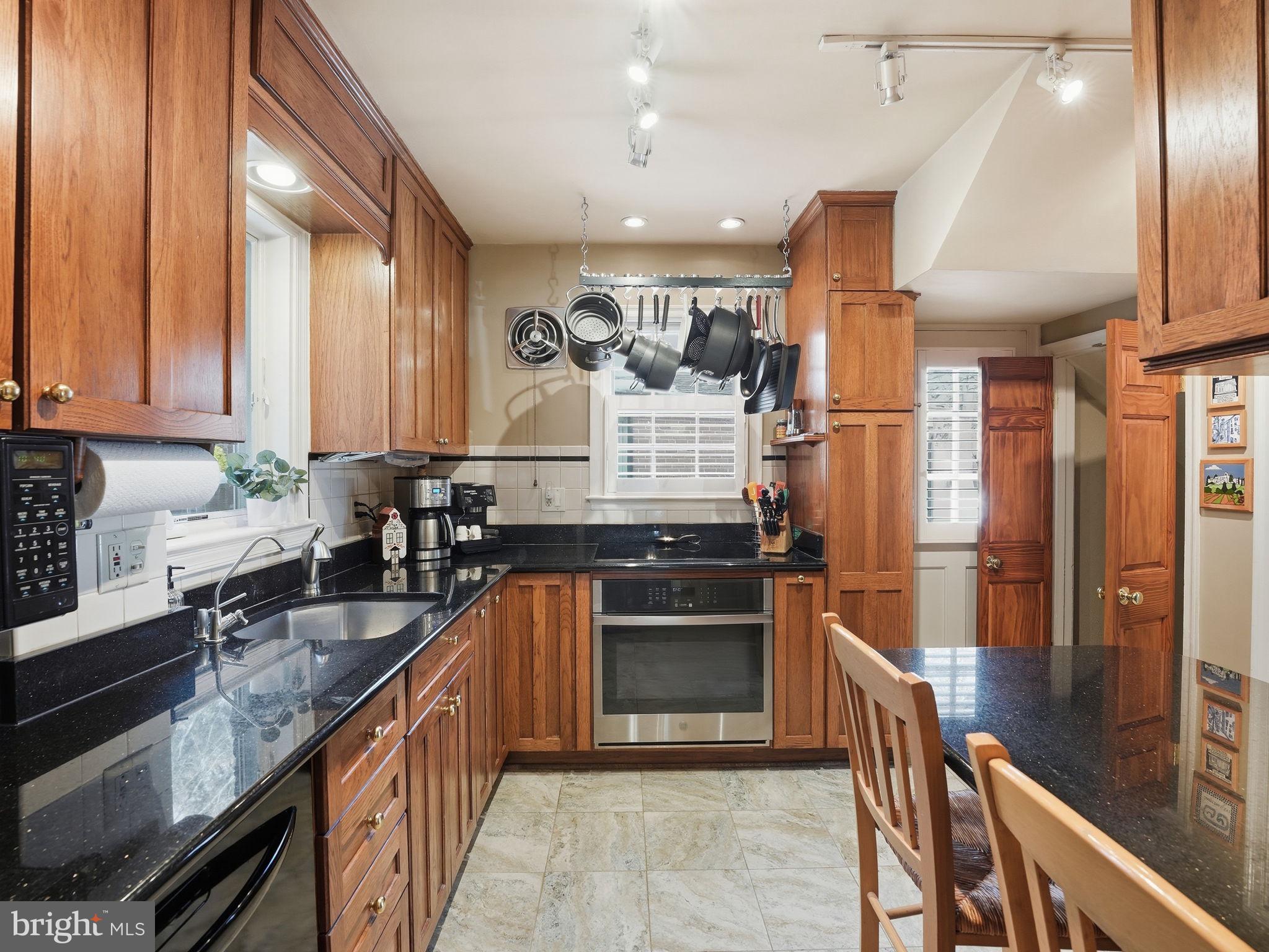 LYON VILLAGE - Residential