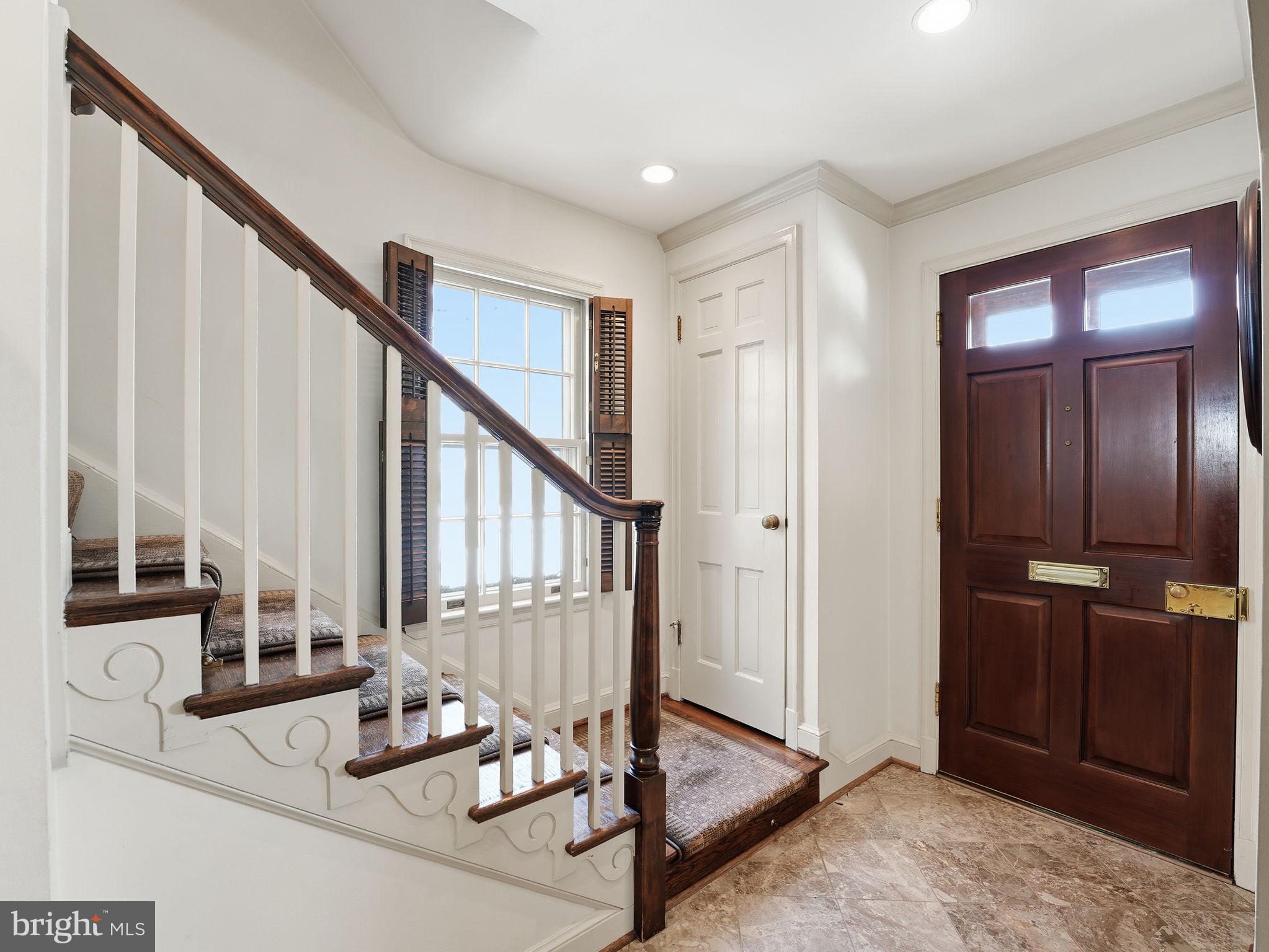 LYON VILLAGE - Residential