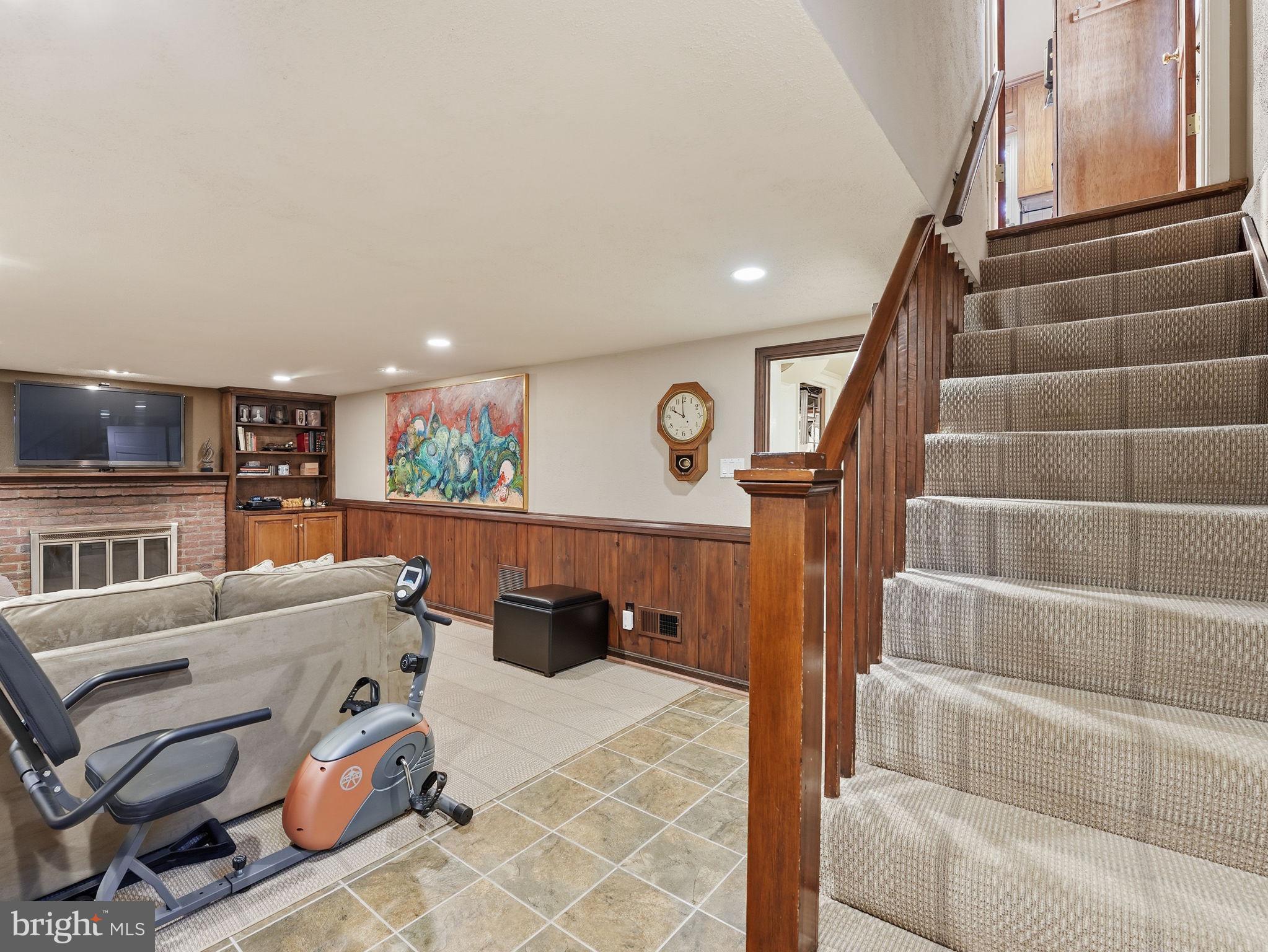 LYON VILLAGE - Residential