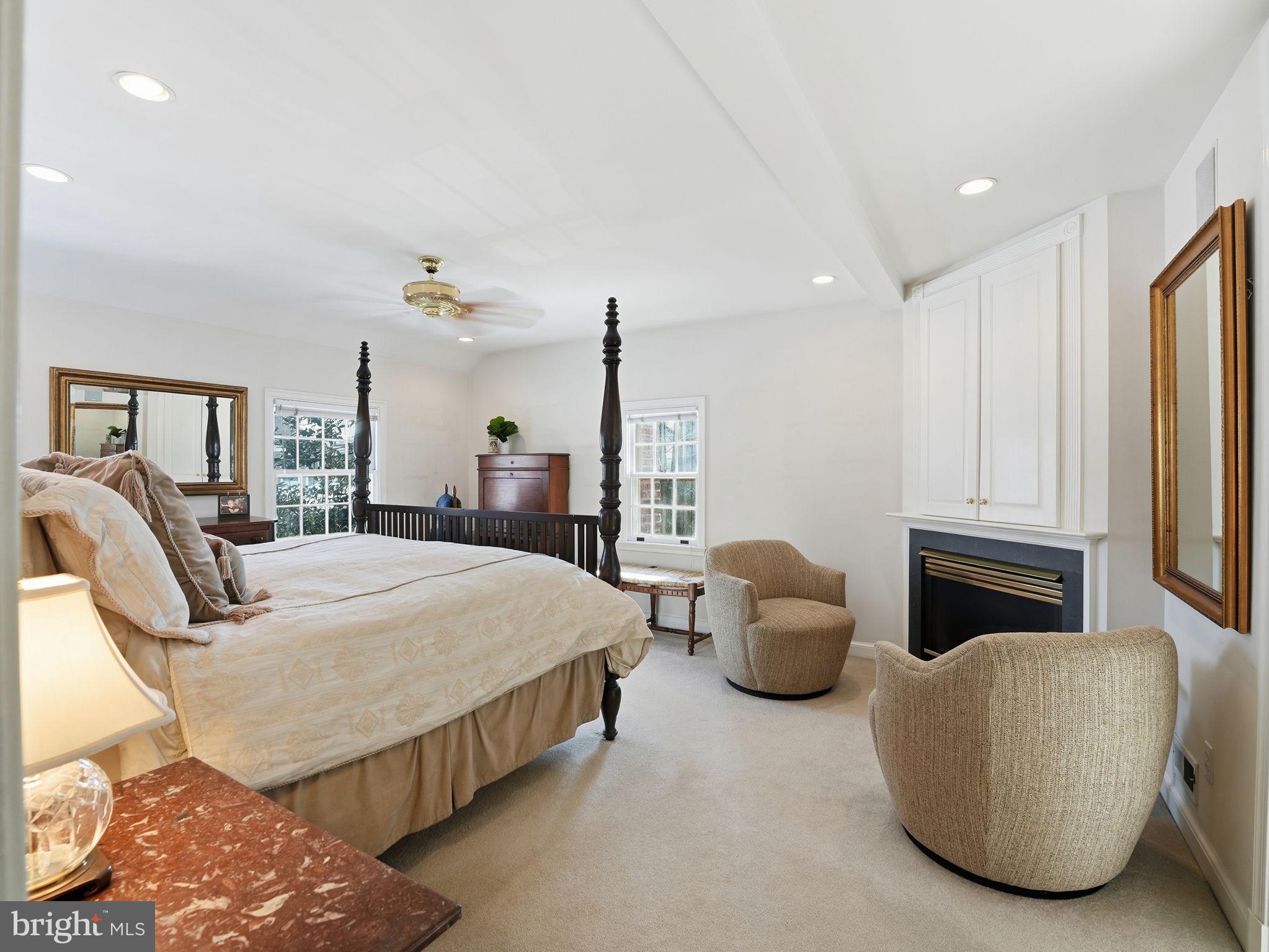 LYON VILLAGE - Residential