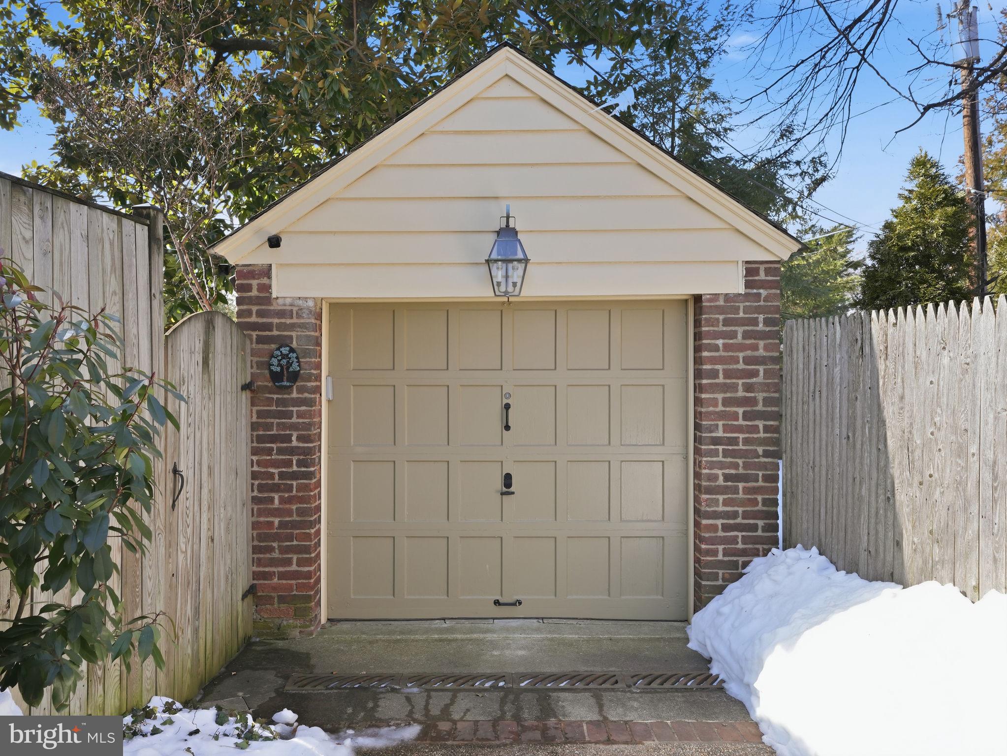 LYON VILLAGE - Residential