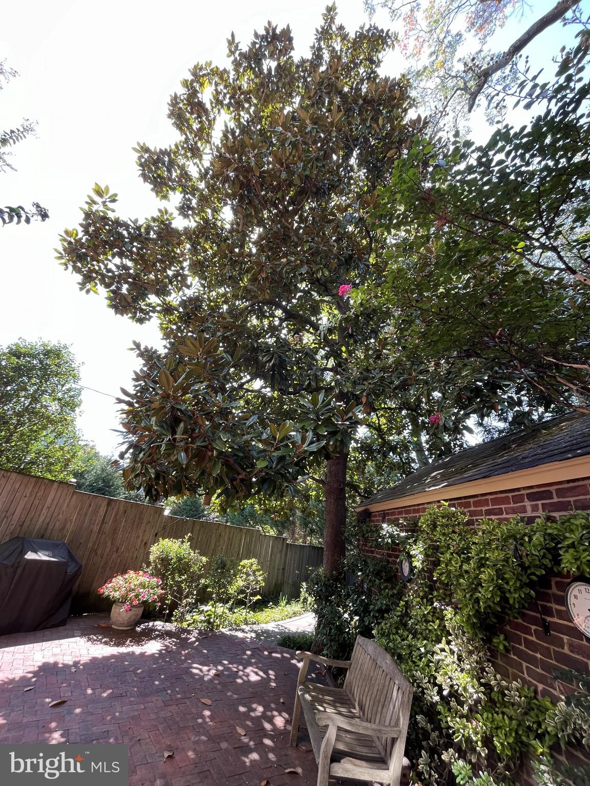 LYON VILLAGE - Residential