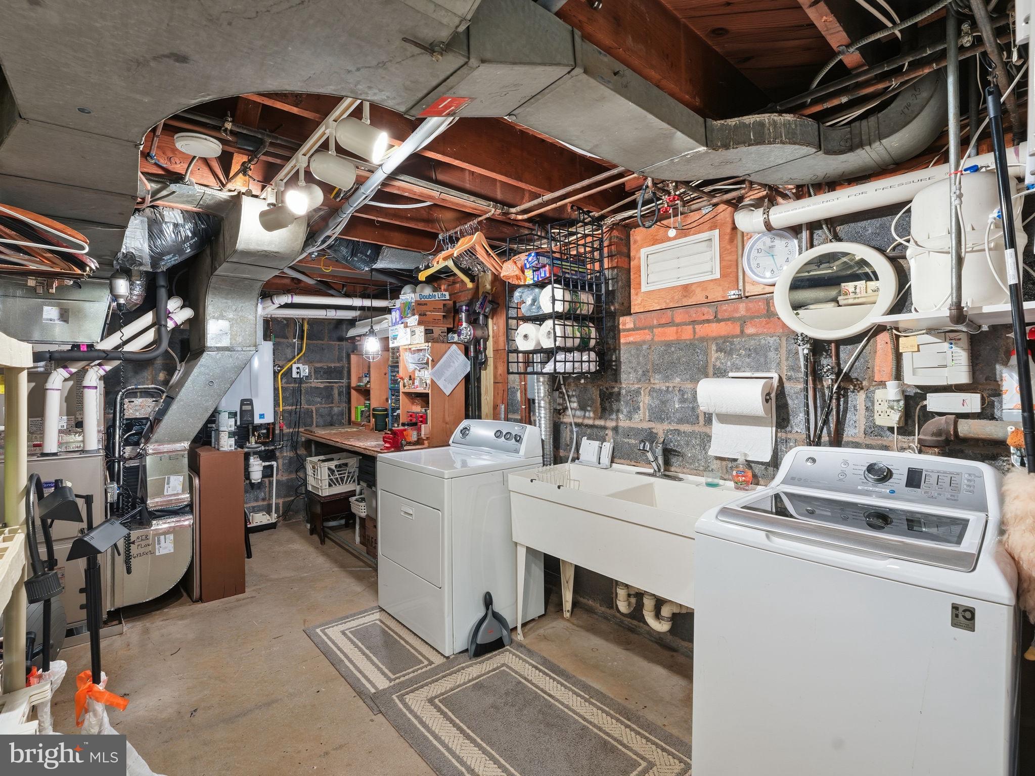 LYON VILLAGE - Residential