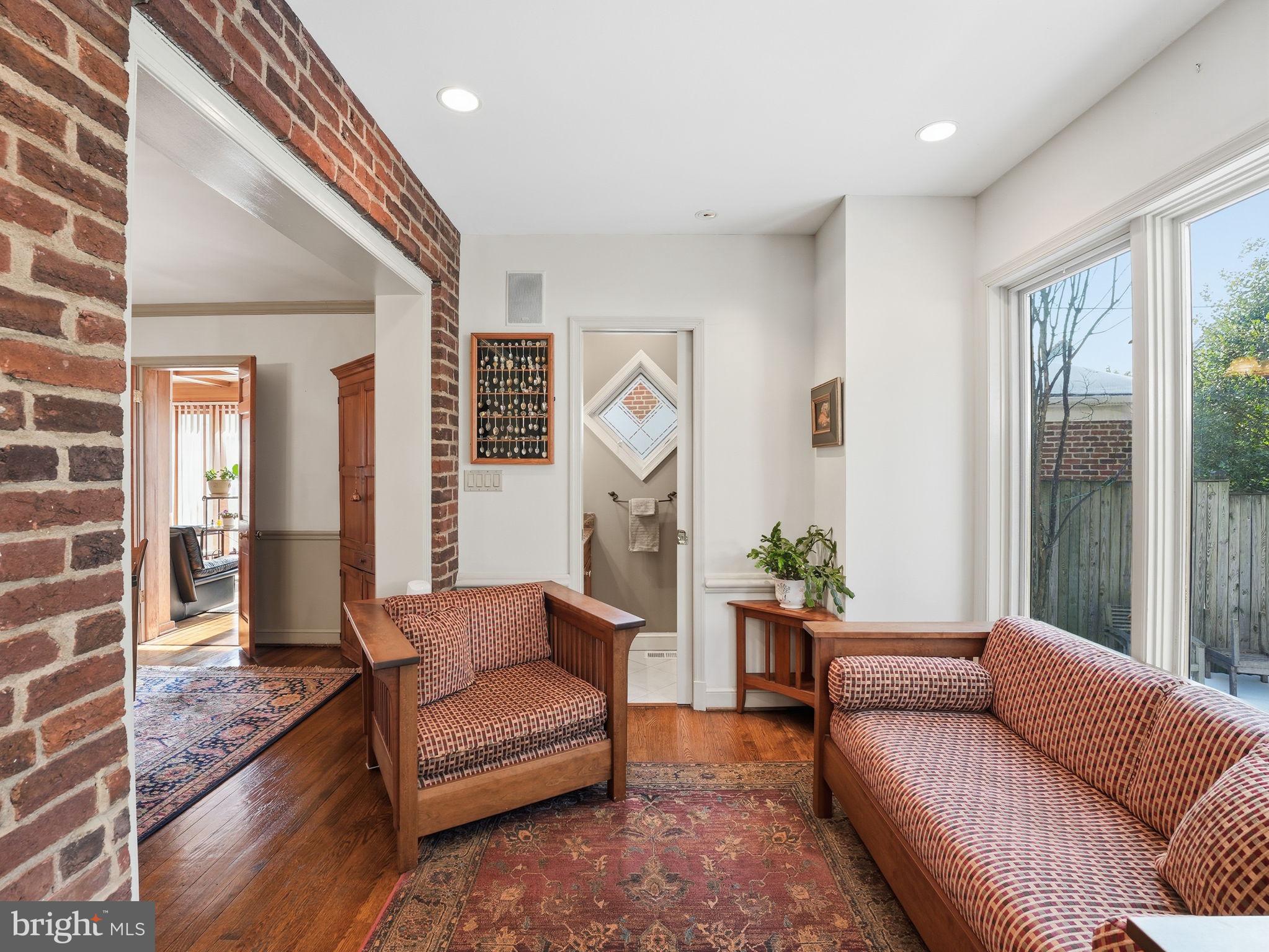 LYON VILLAGE - Residential