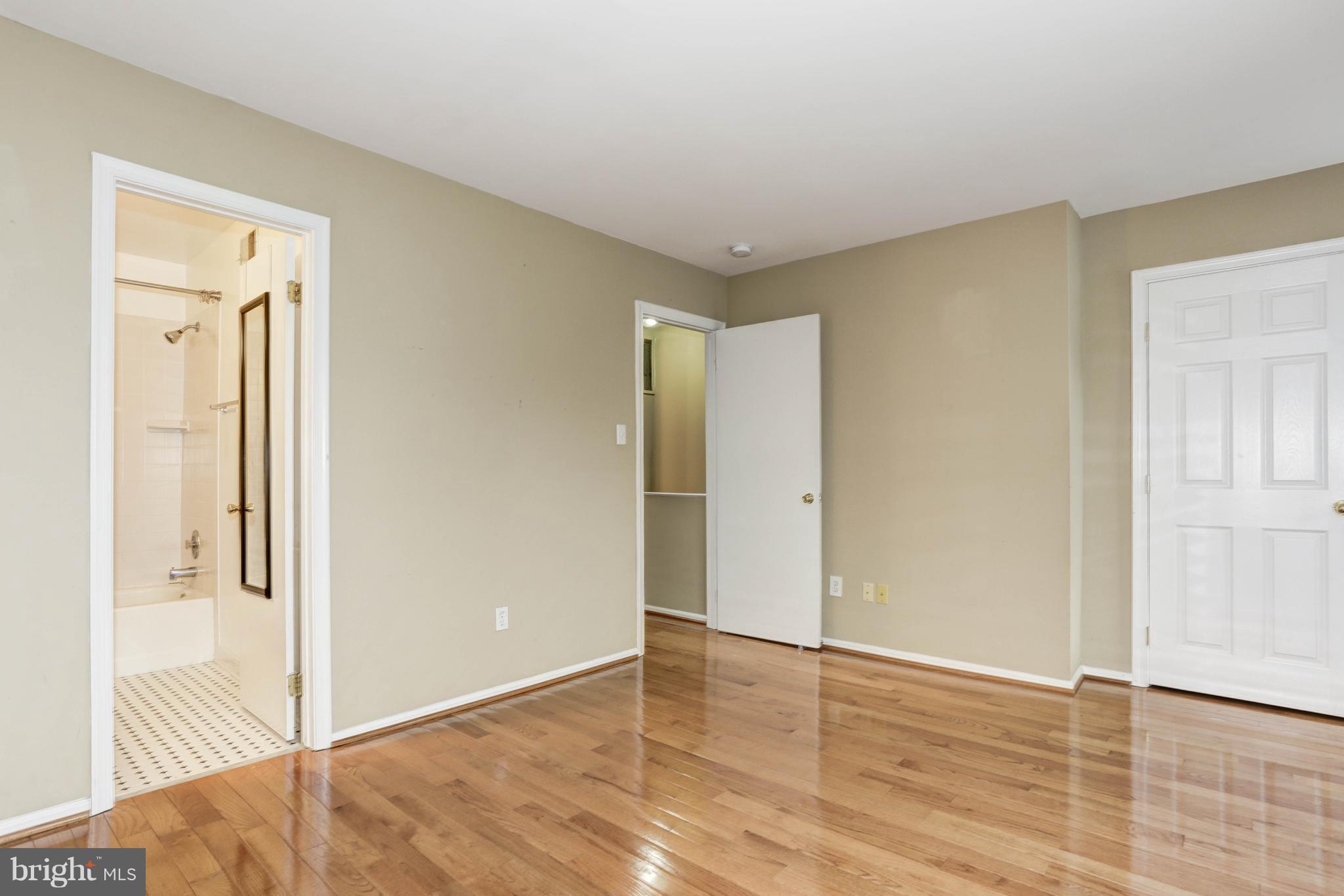 GUNNERS LAKE VILLAGE - Residential Lease