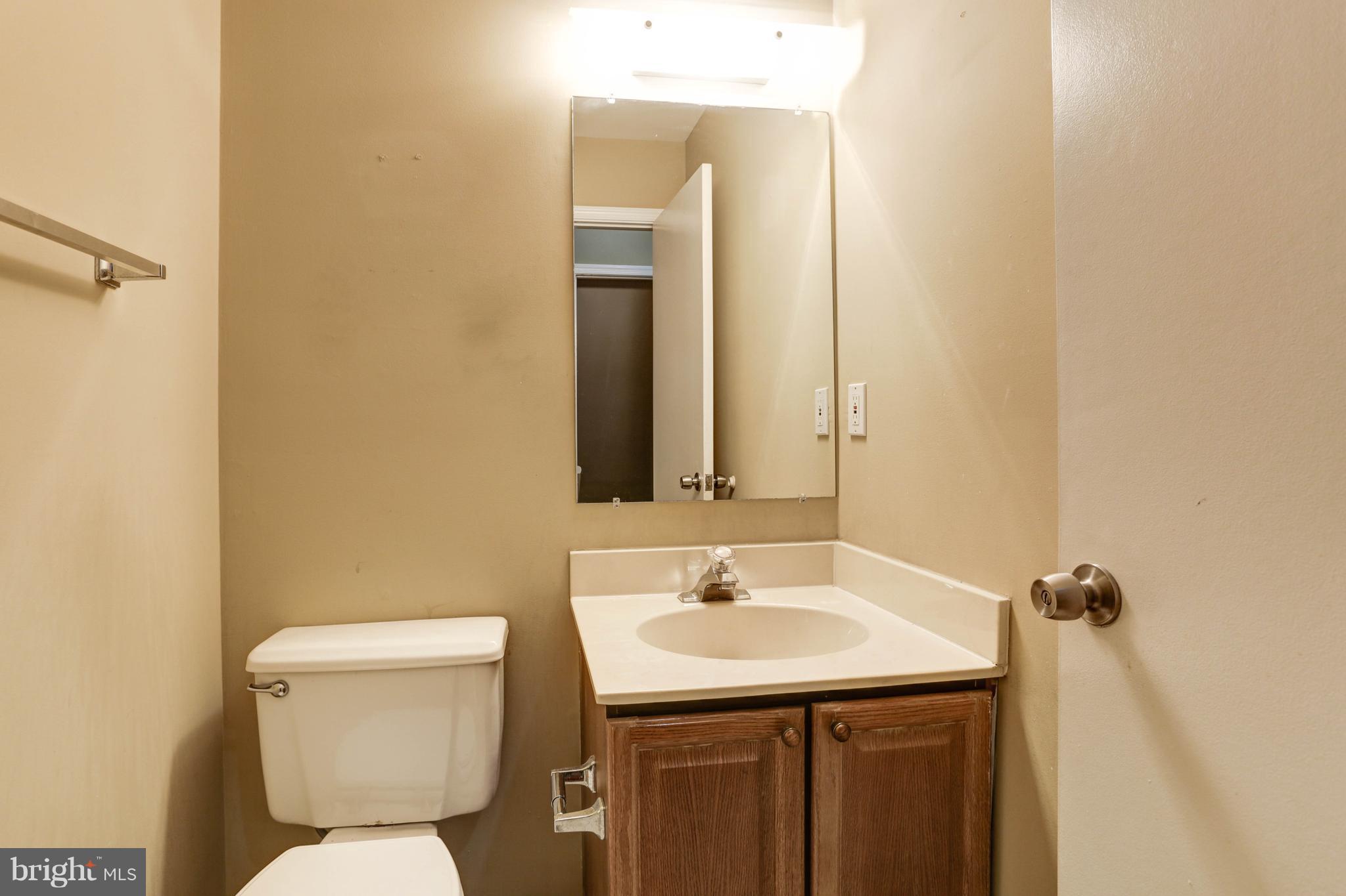 GUNNERS LAKE VILLAGE - Residential Lease