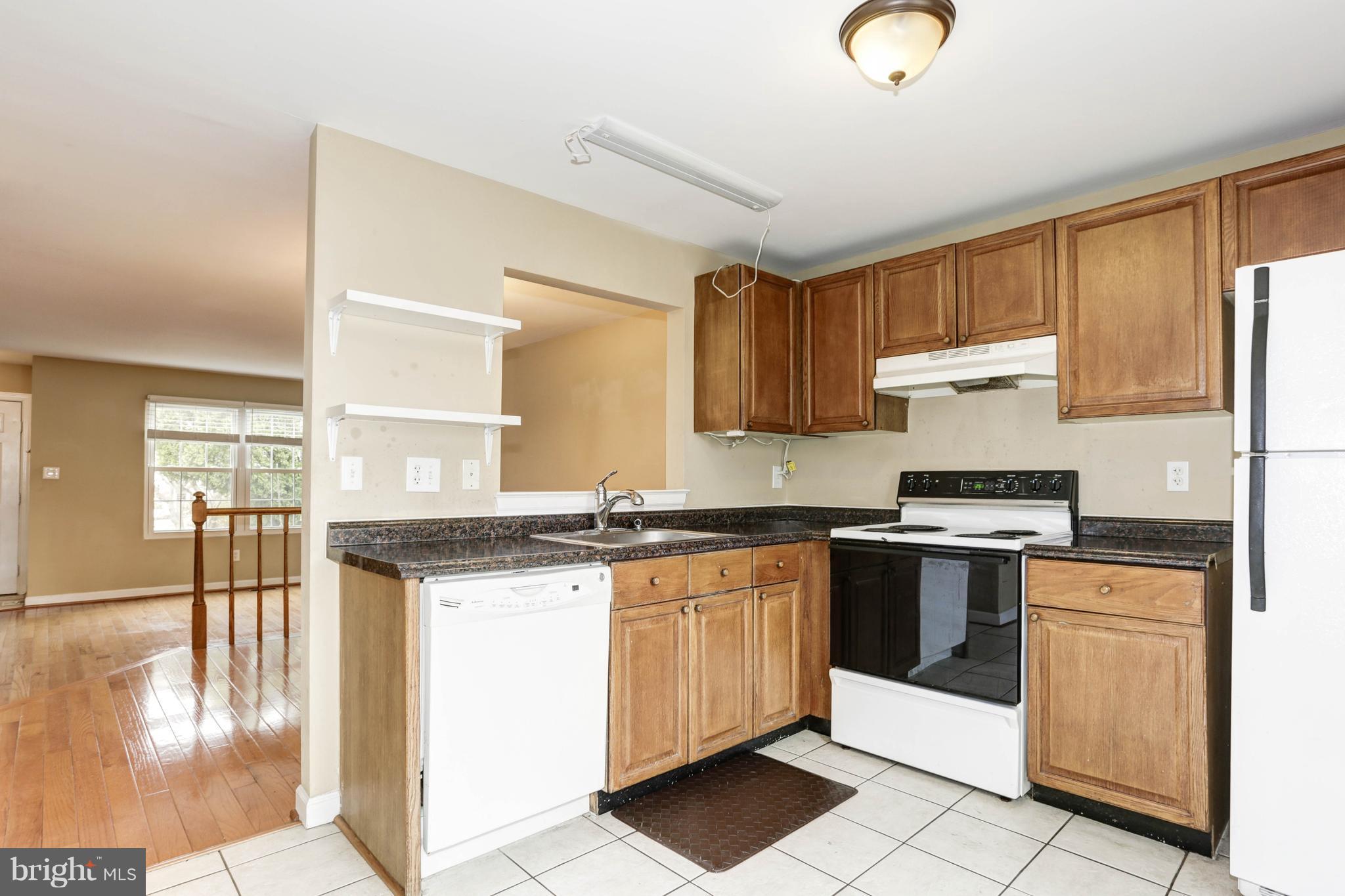 GUNNERS LAKE VILLAGE - Residential Lease