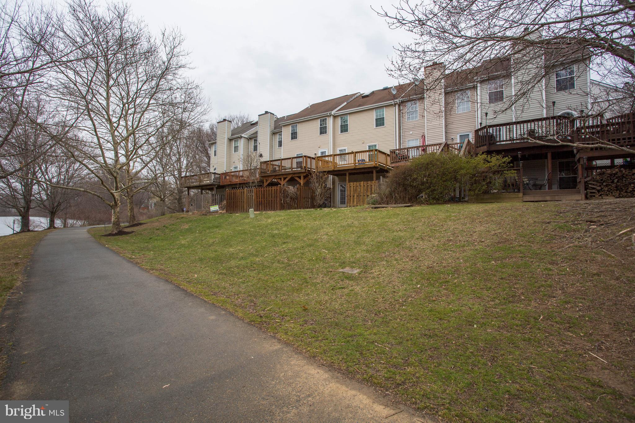 GUNNERS LAKE VILLAGE - Residential Lease