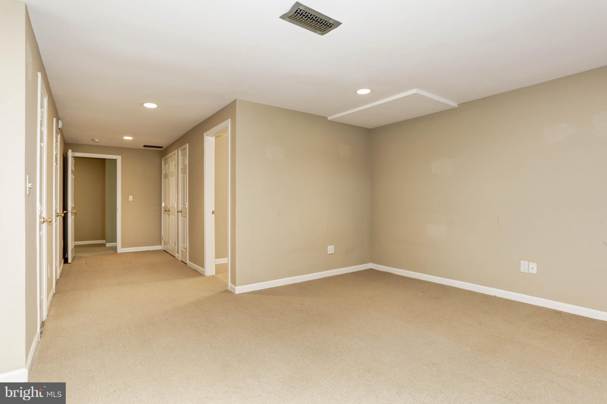 GUNNERS LAKE VILLAGE - Residential Lease