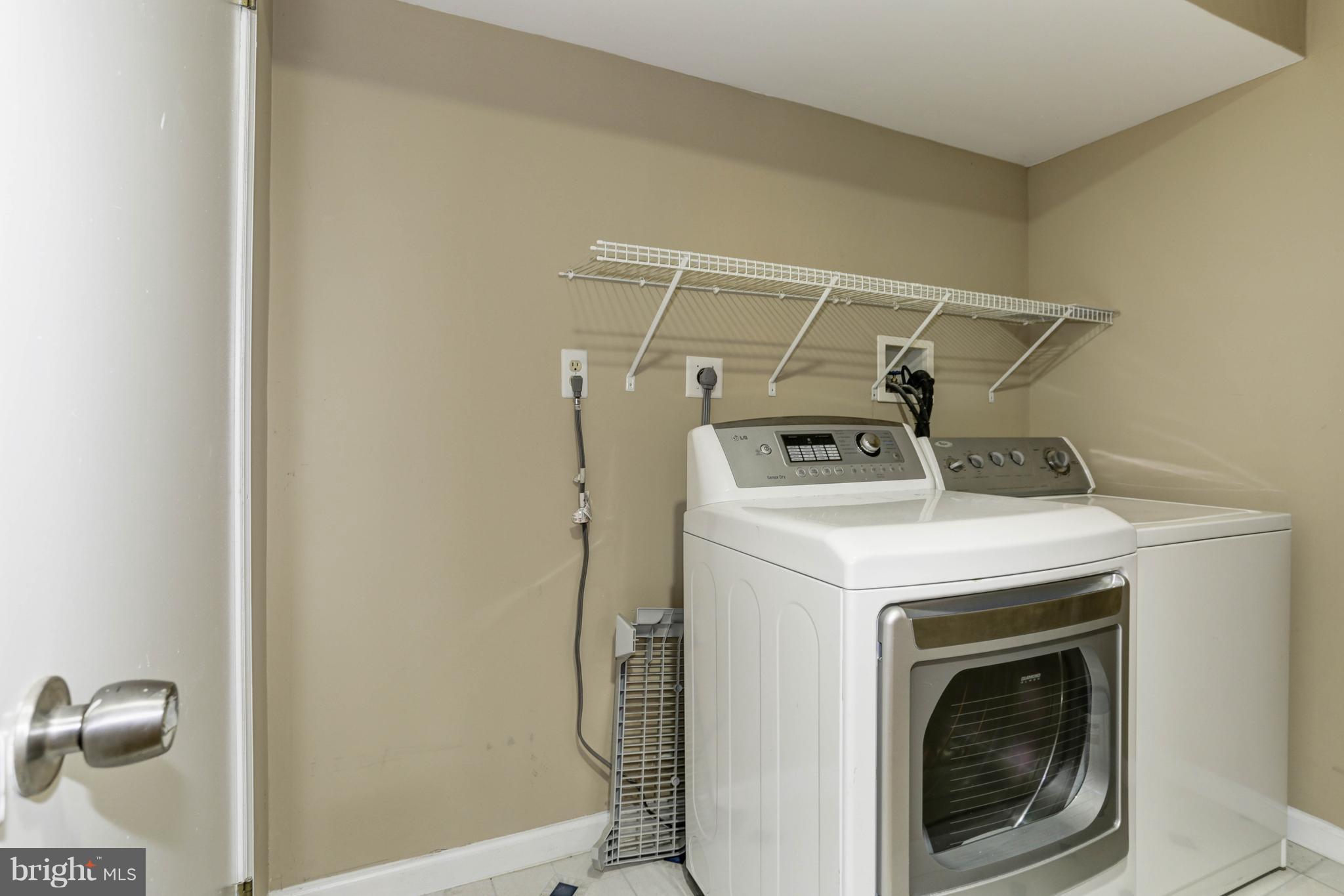 GUNNERS LAKE VILLAGE - Residential Lease