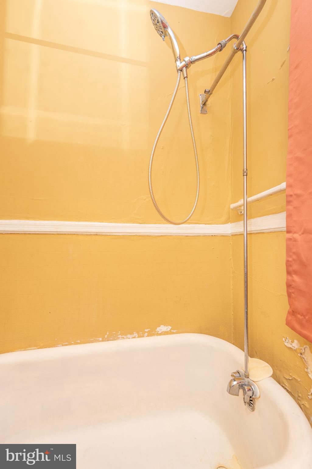 CHARLES VILLAGE - Residential Income