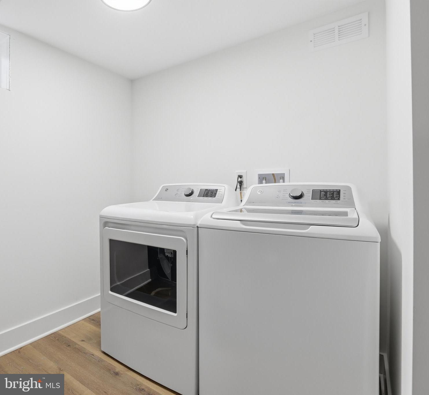 HOLLYWOOD - Residential