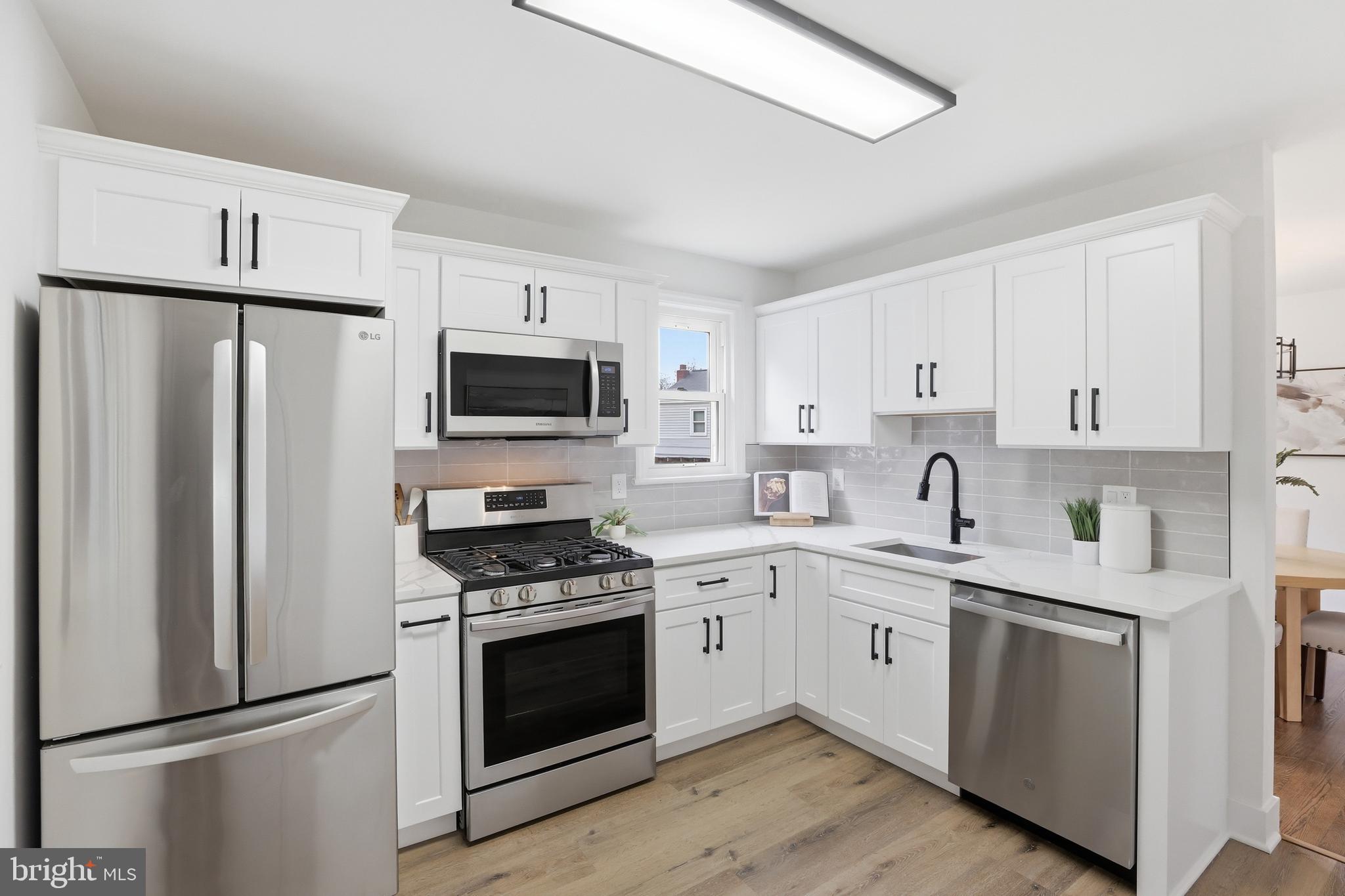 HOLLYWOOD - Residential