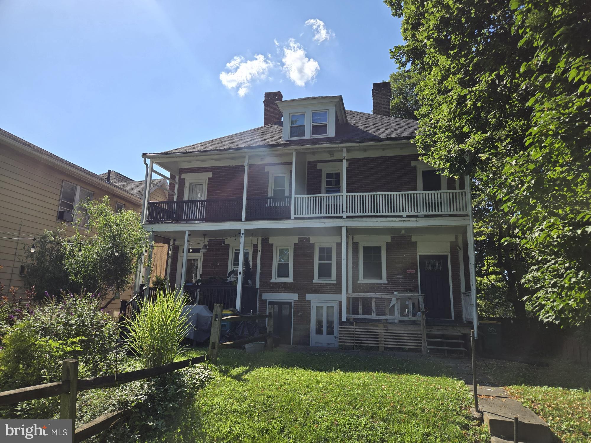 1050-1052 EDGAR AVENUE