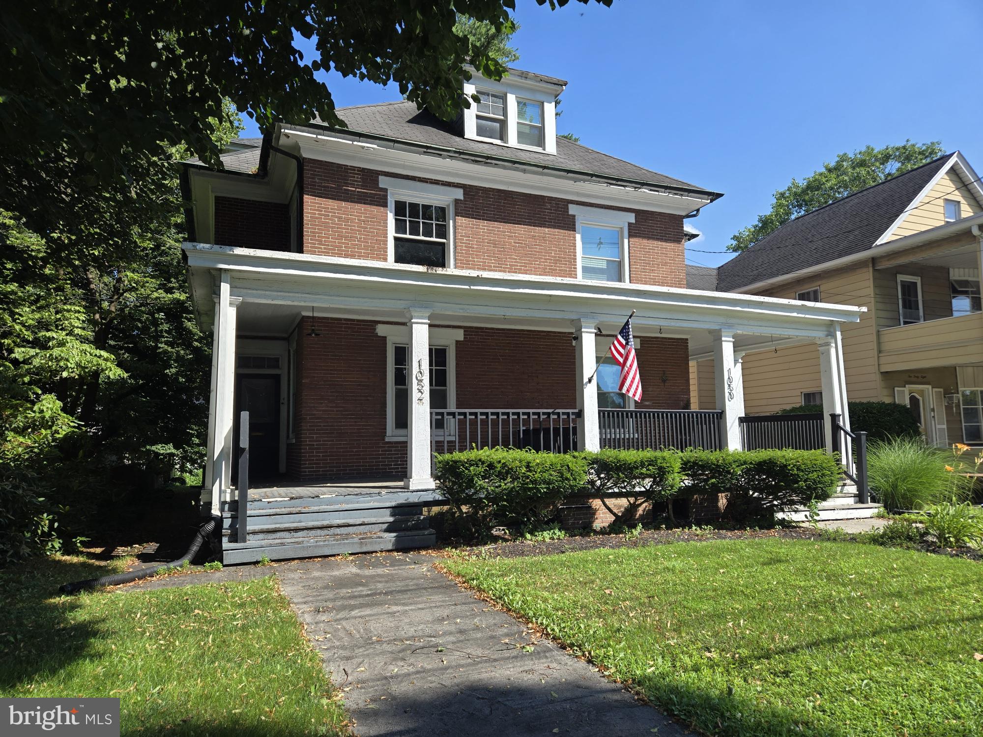 1050-1052 EDGAR AVENUE