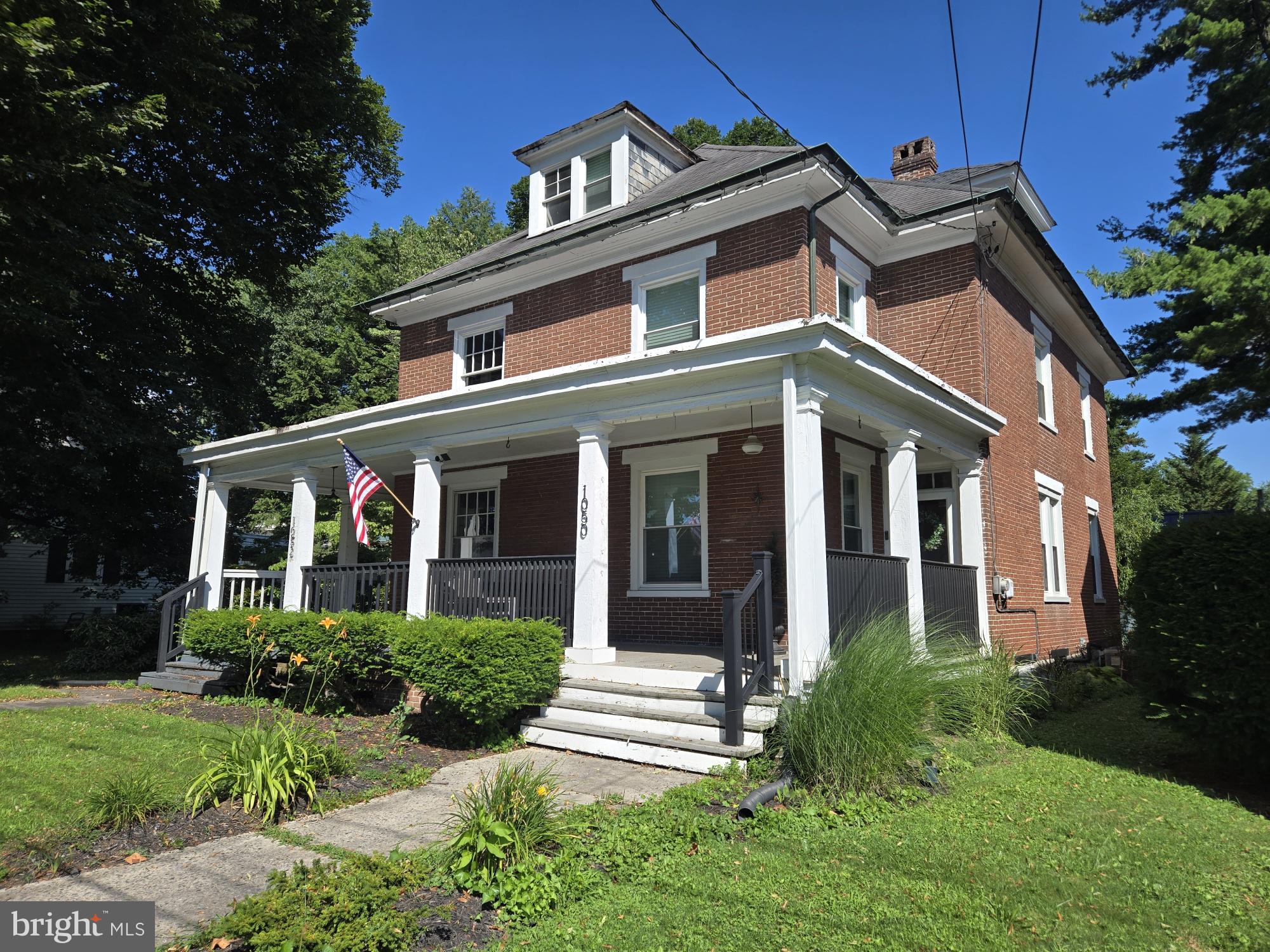 1050-1052 EDGAR AVENUE