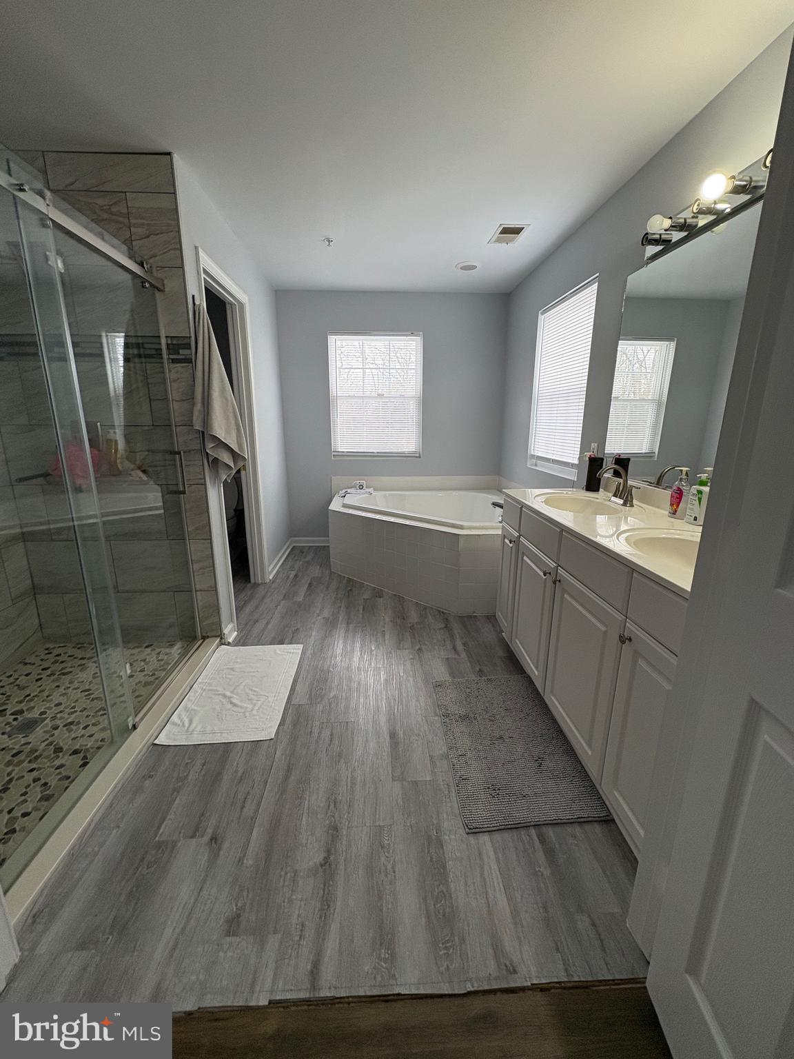 TENT LANDING - Residential