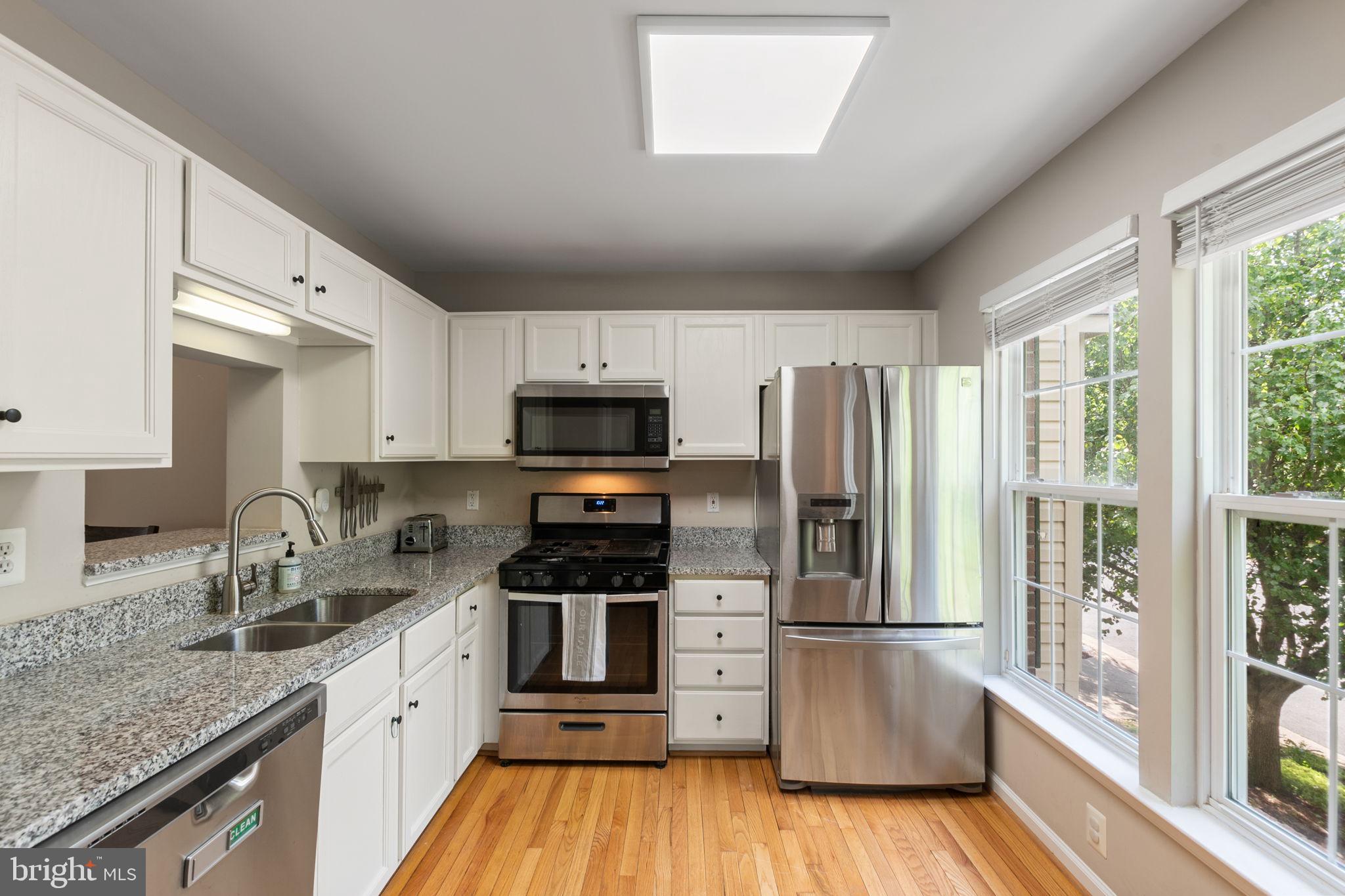 DUKE STREET SQUARE - Residential