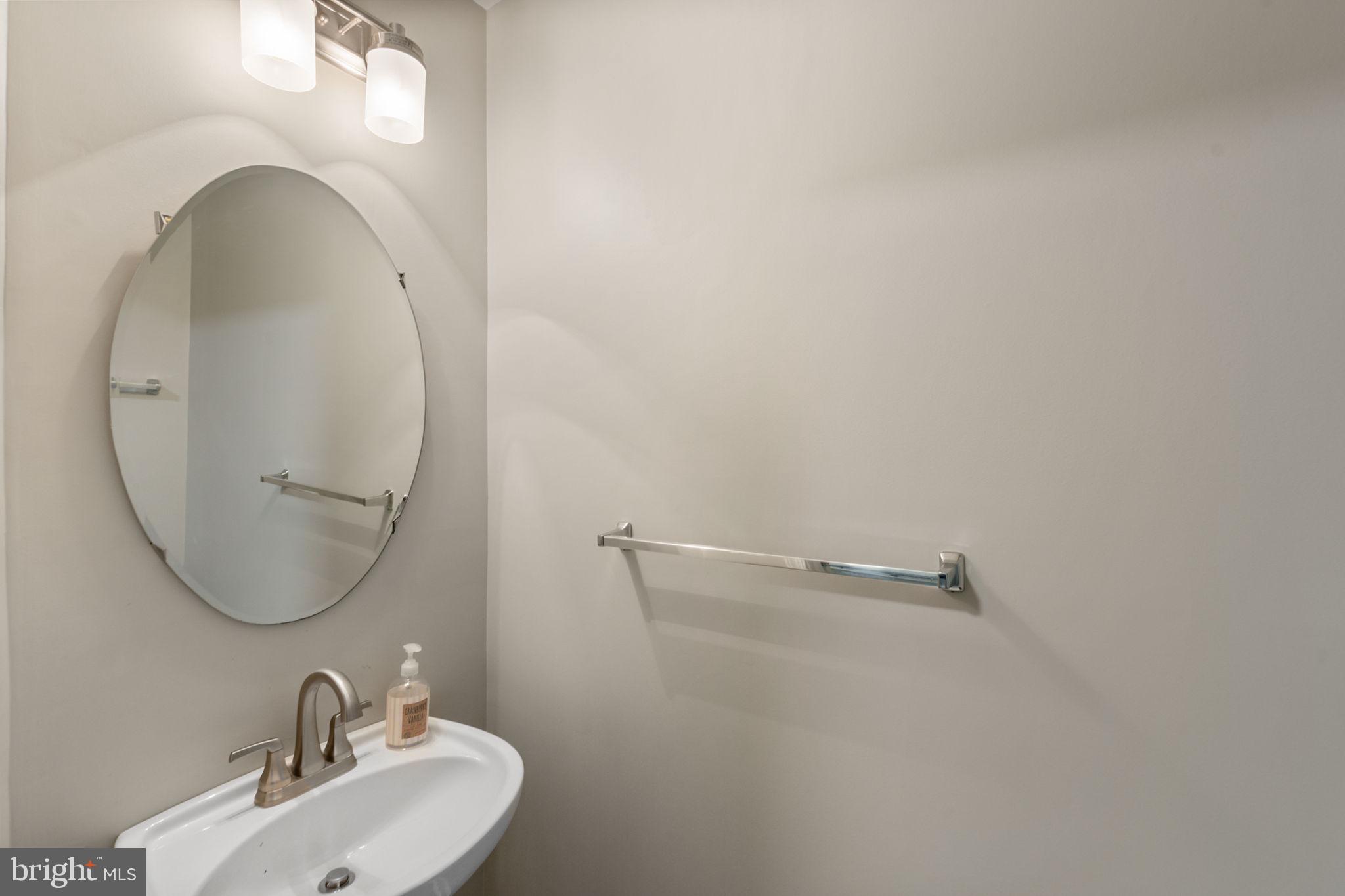 DUKE STREET SQUARE - Residential