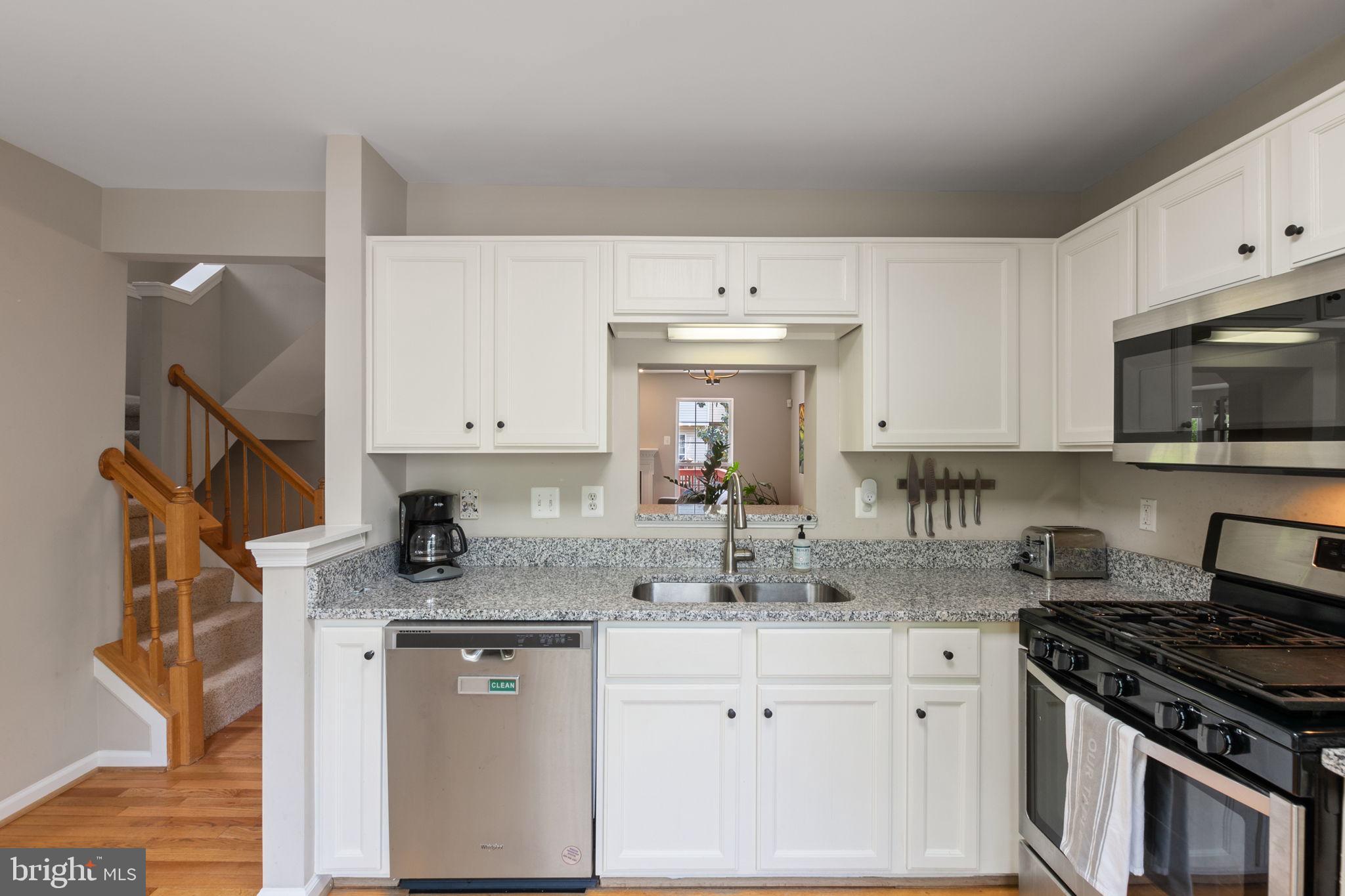 DUKE STREET SQUARE - Residential