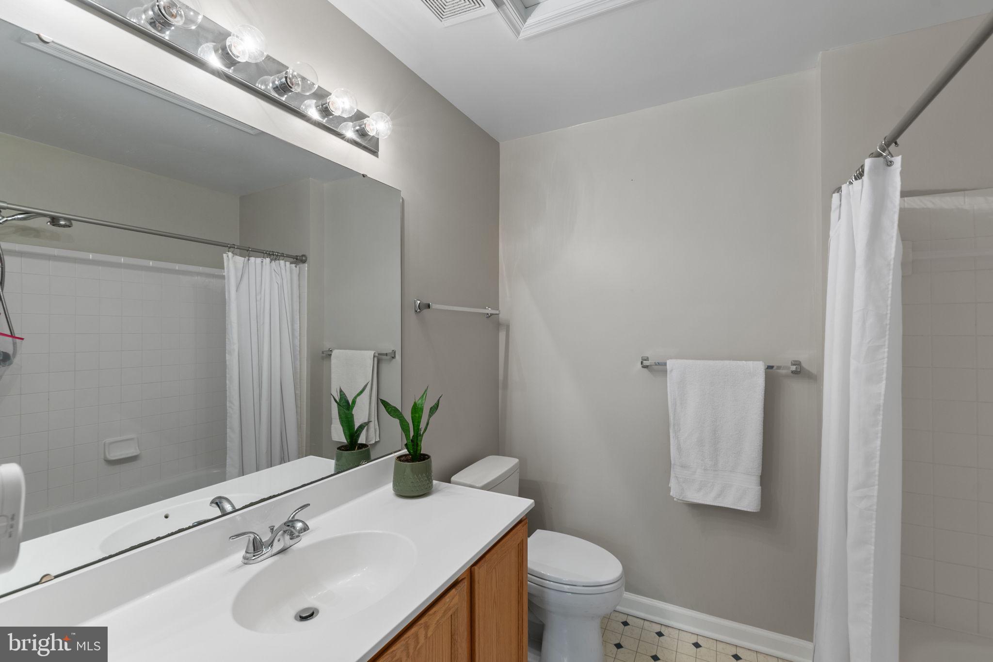 DUKE STREET SQUARE - Residential