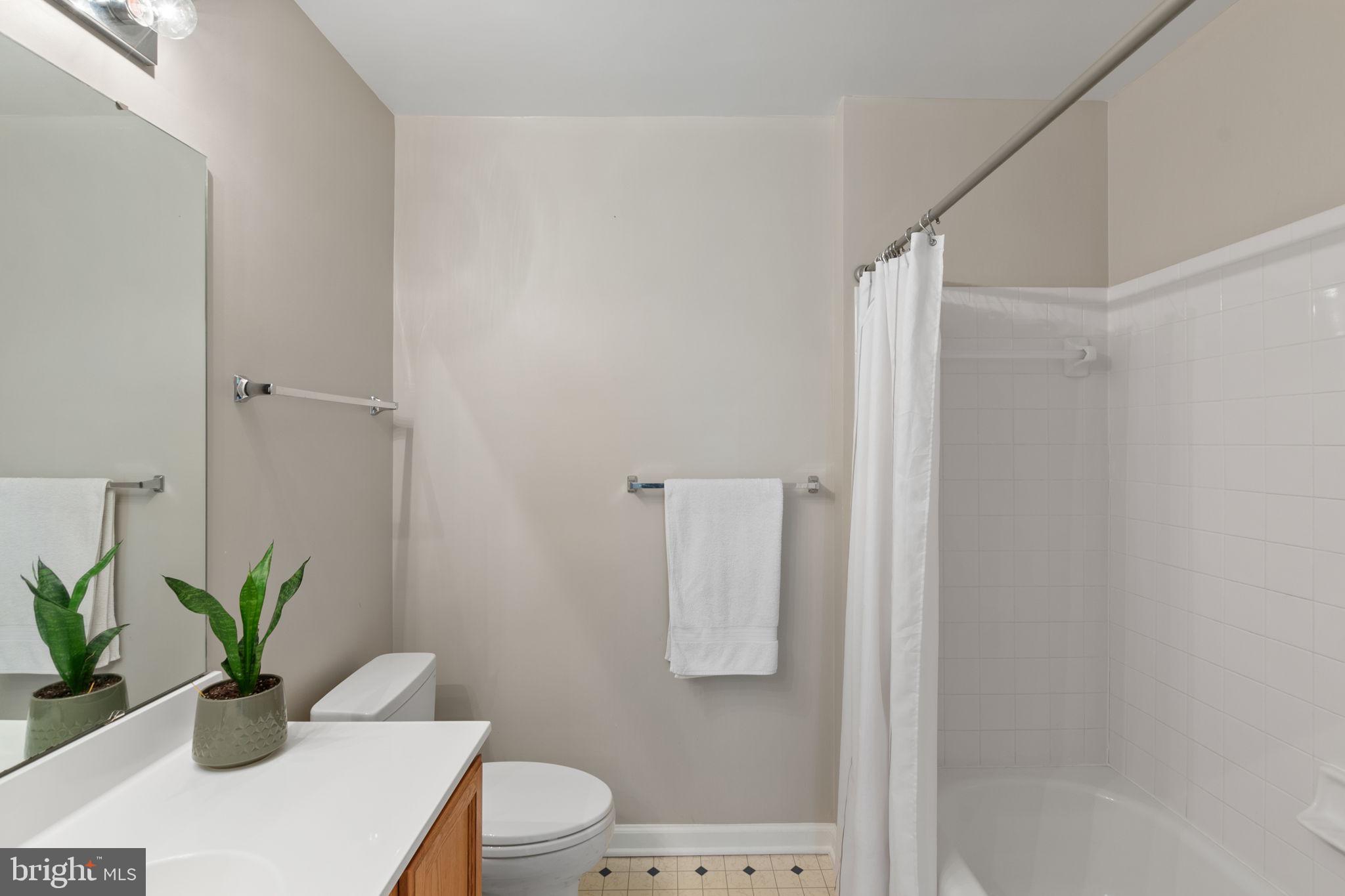 DUKE STREET SQUARE - Residential