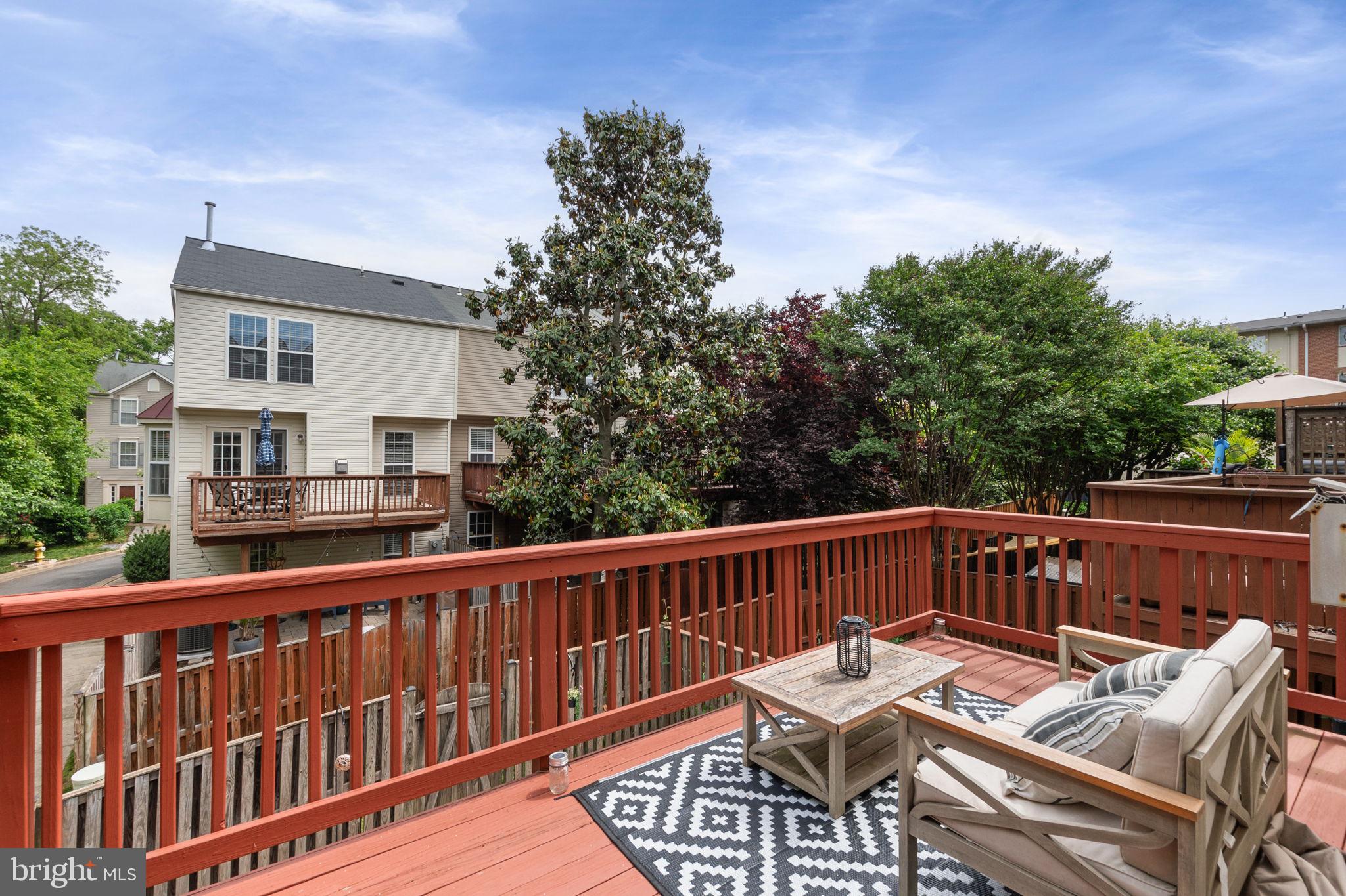 DUKE STREET SQUARE - Residential