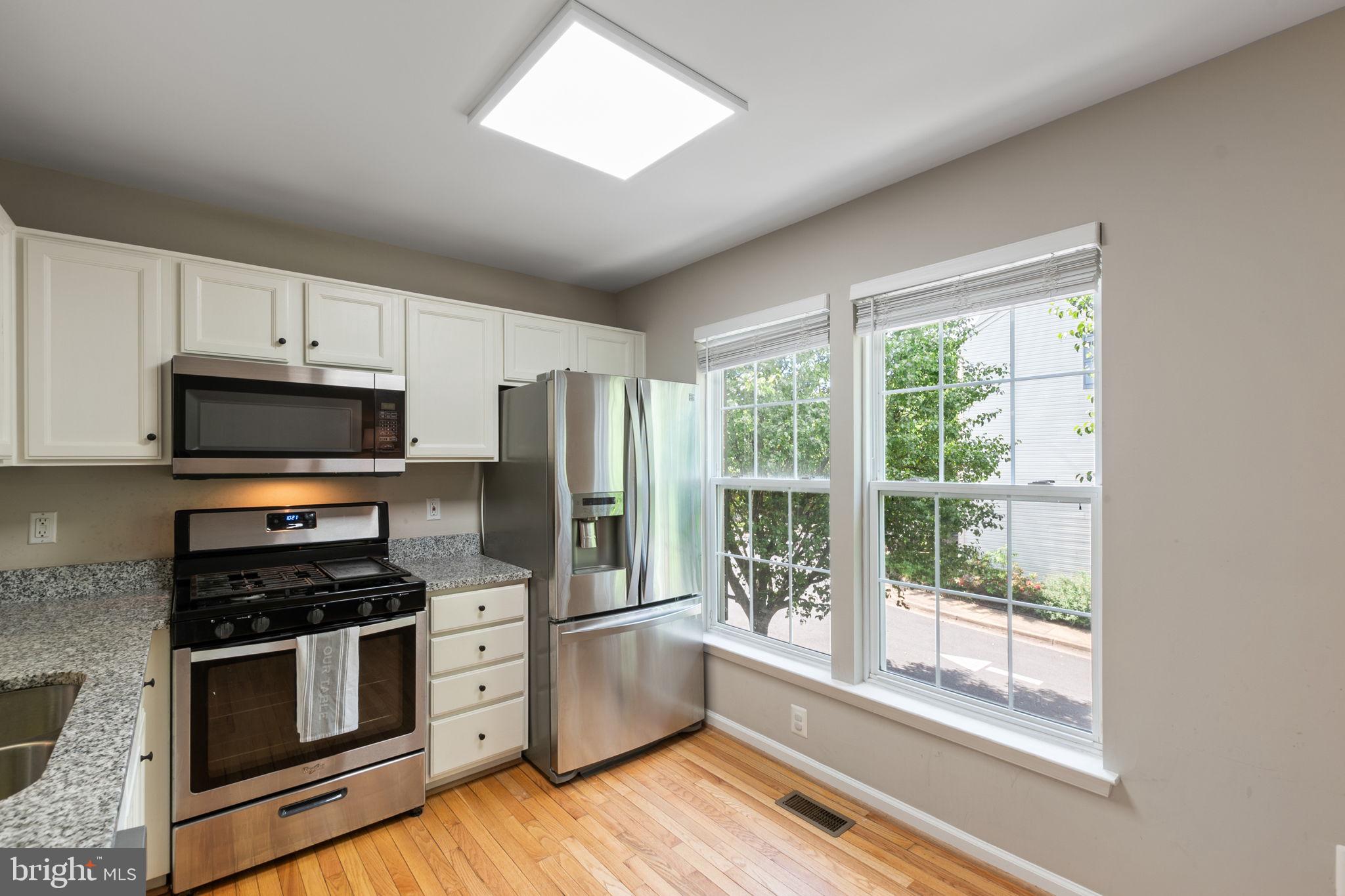 DUKE STREET SQUARE - Residential