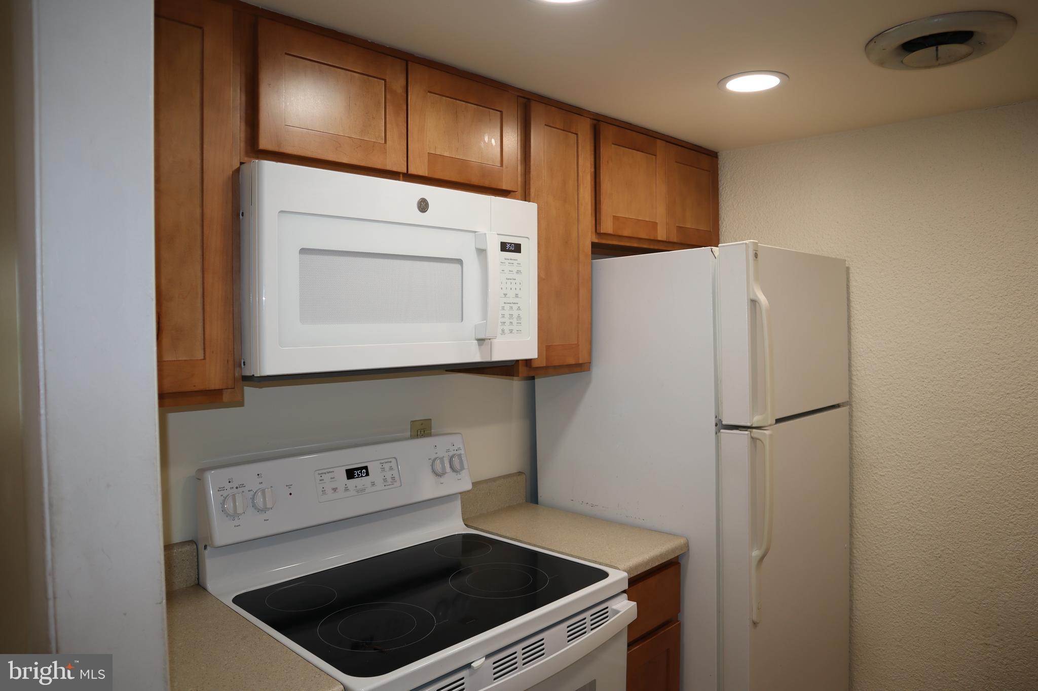 COLONIAL VILLAGE - Residential Lease