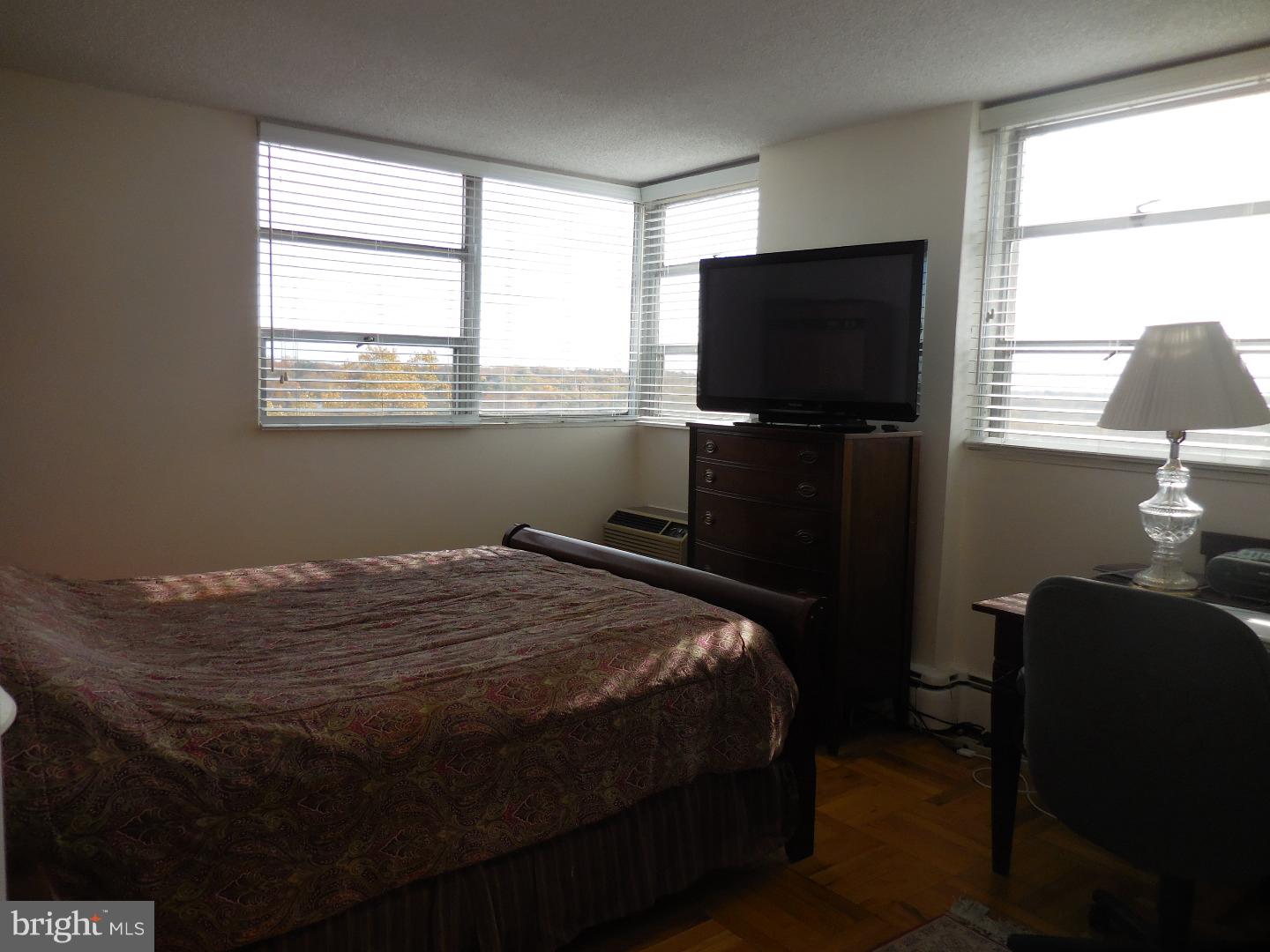 RADNOR HOUSE - Residential Lease