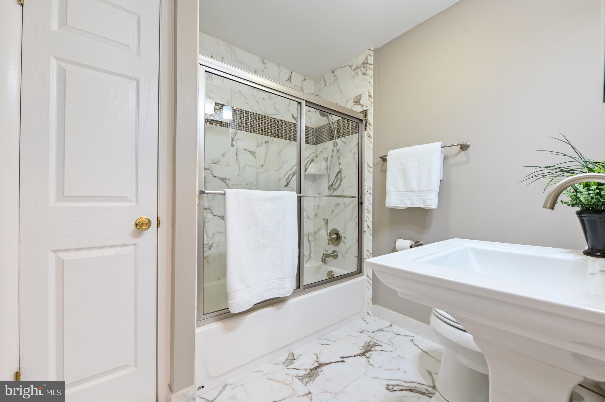 LOCH HAVEN - Residential