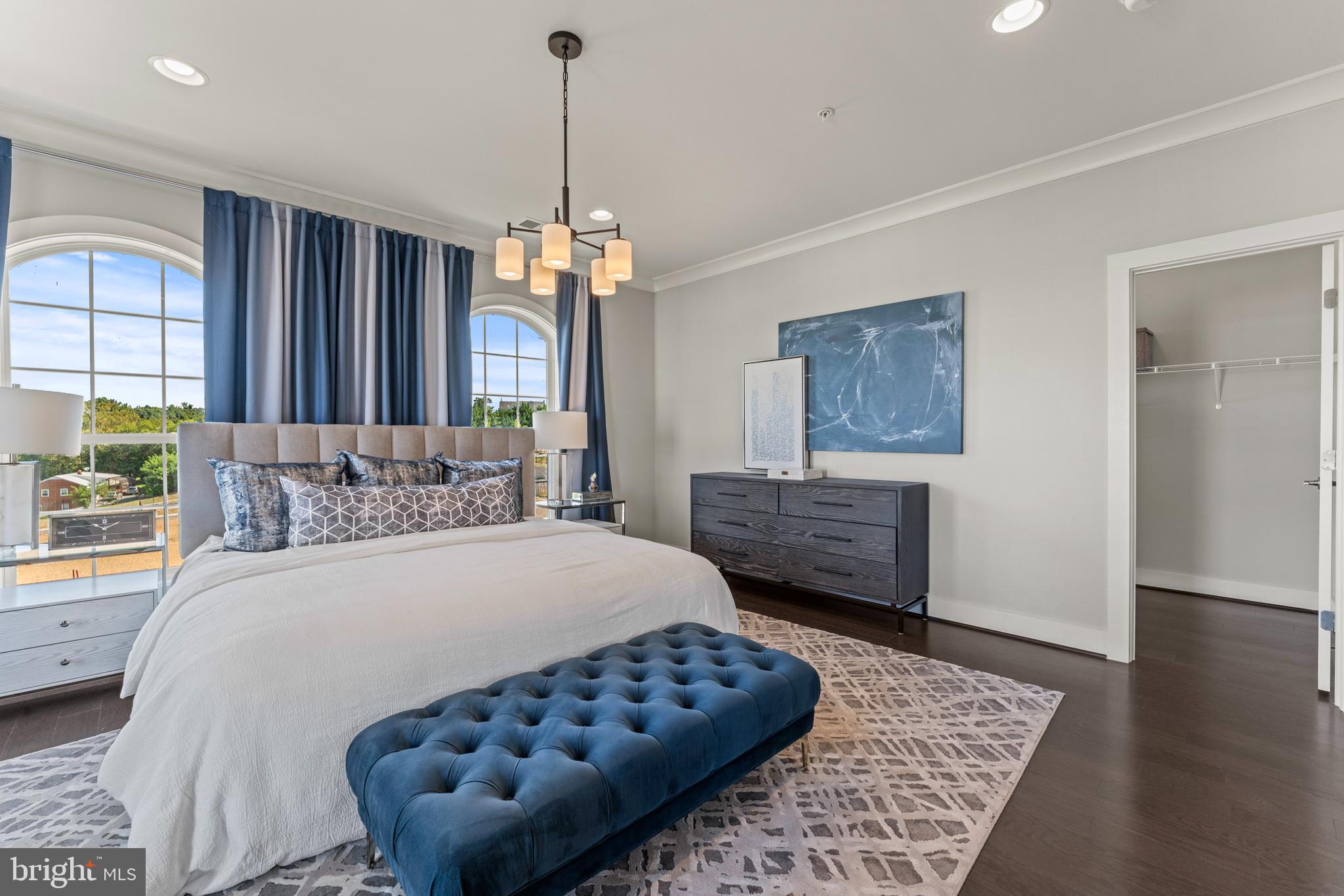 POTOMAC OVERLOOK - Residential