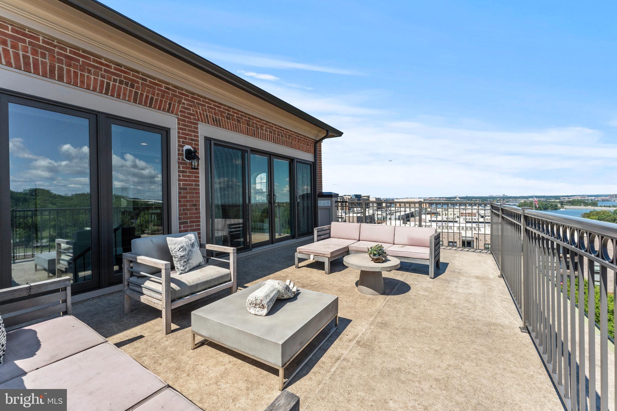 POTOMAC OVERLOOK - Residential