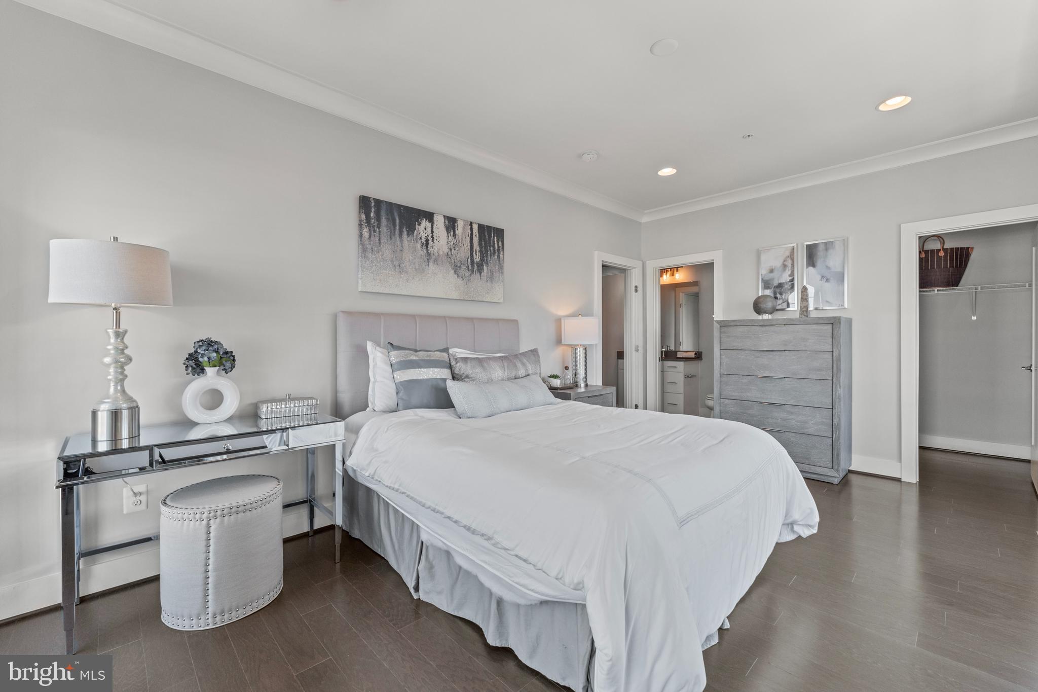 POTOMAC OVERLOOK - Residential