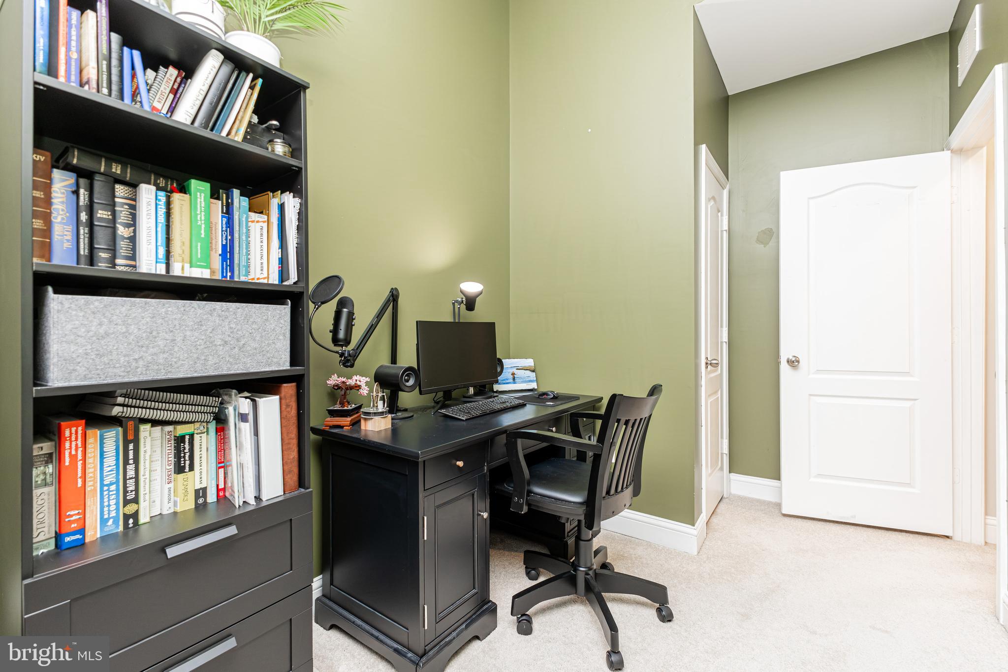 TRIANGLE HIGHLANDS CONDO - Residential