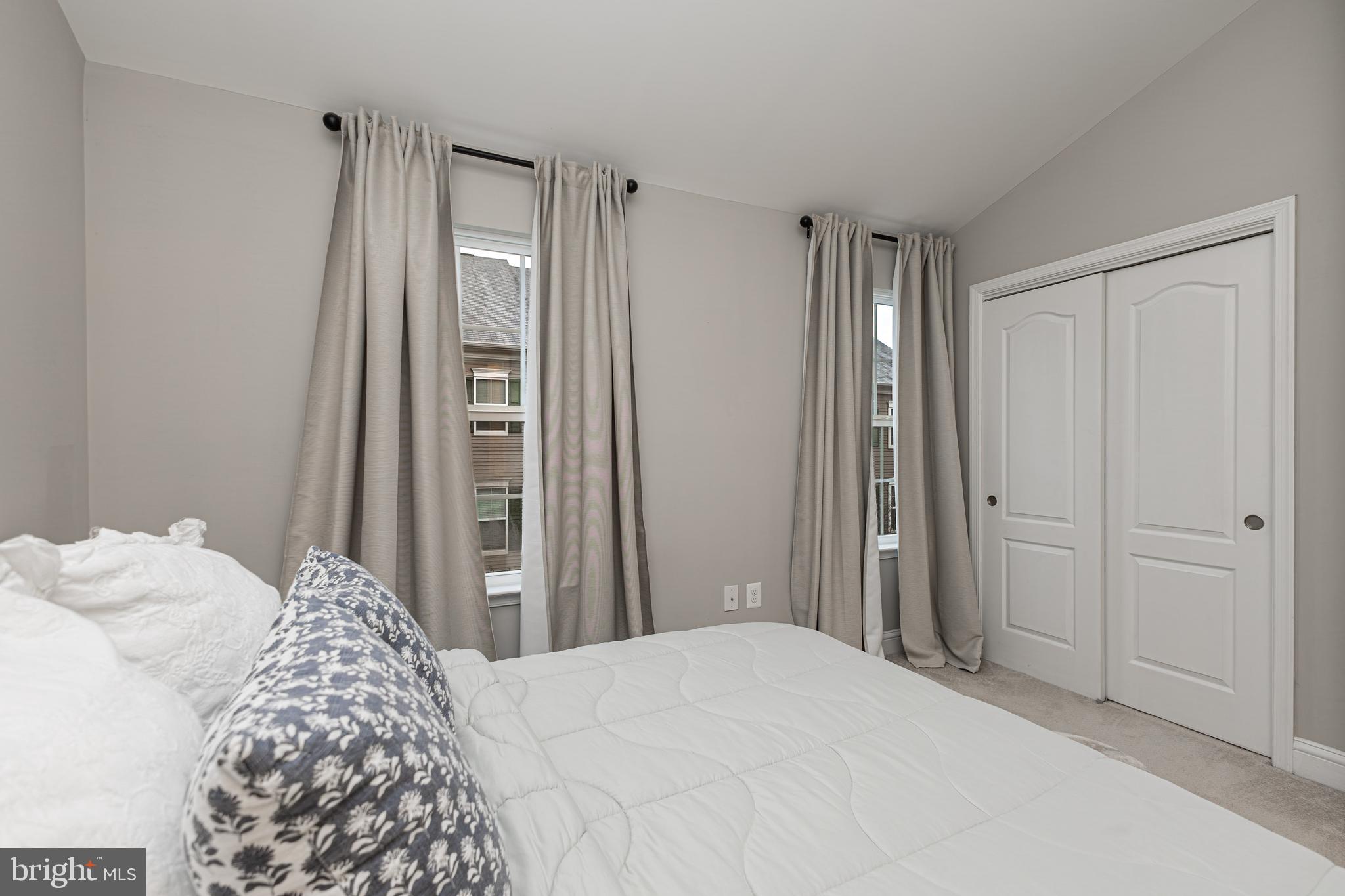 TRIANGLE HIGHLANDS CONDO - Residential